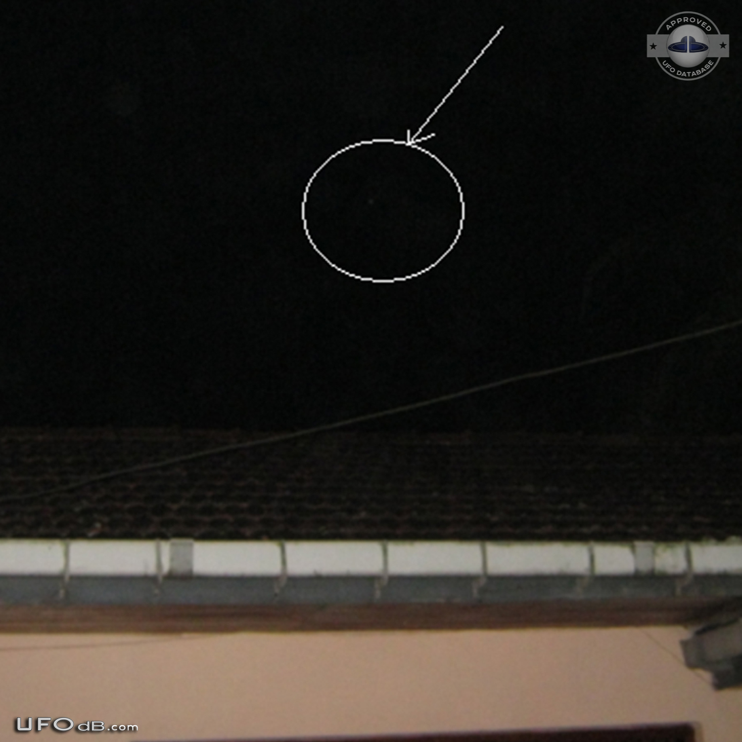 UFO over South sky in Gampaha Sri Lanka Changing Red,Blue,White lights UFO Picture #606-2