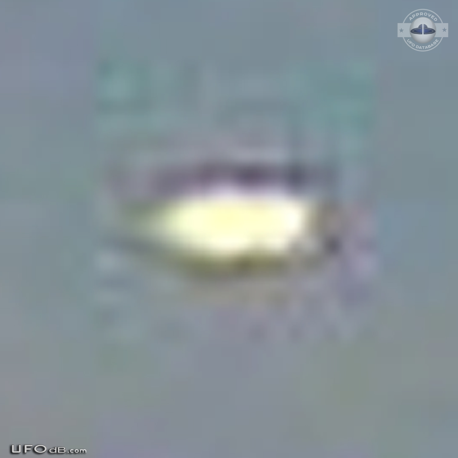 Friends Picture reveals UFO over Buenos Aires in Argentina May 2009 UFO Picture #607-6
