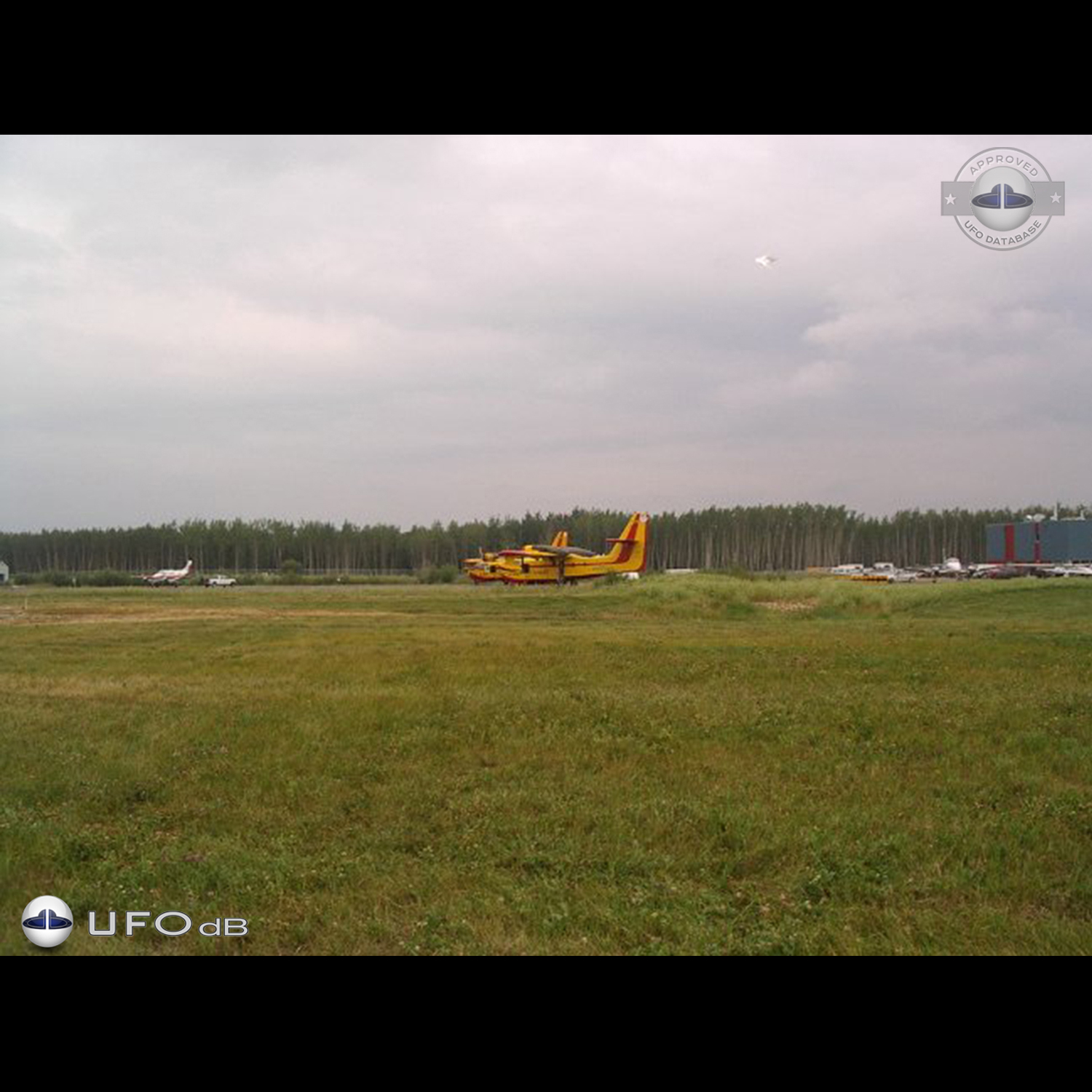 UFO Sauver over Fort McMurray Airport Alberta Canada in 2003 UFO Picture #610-1