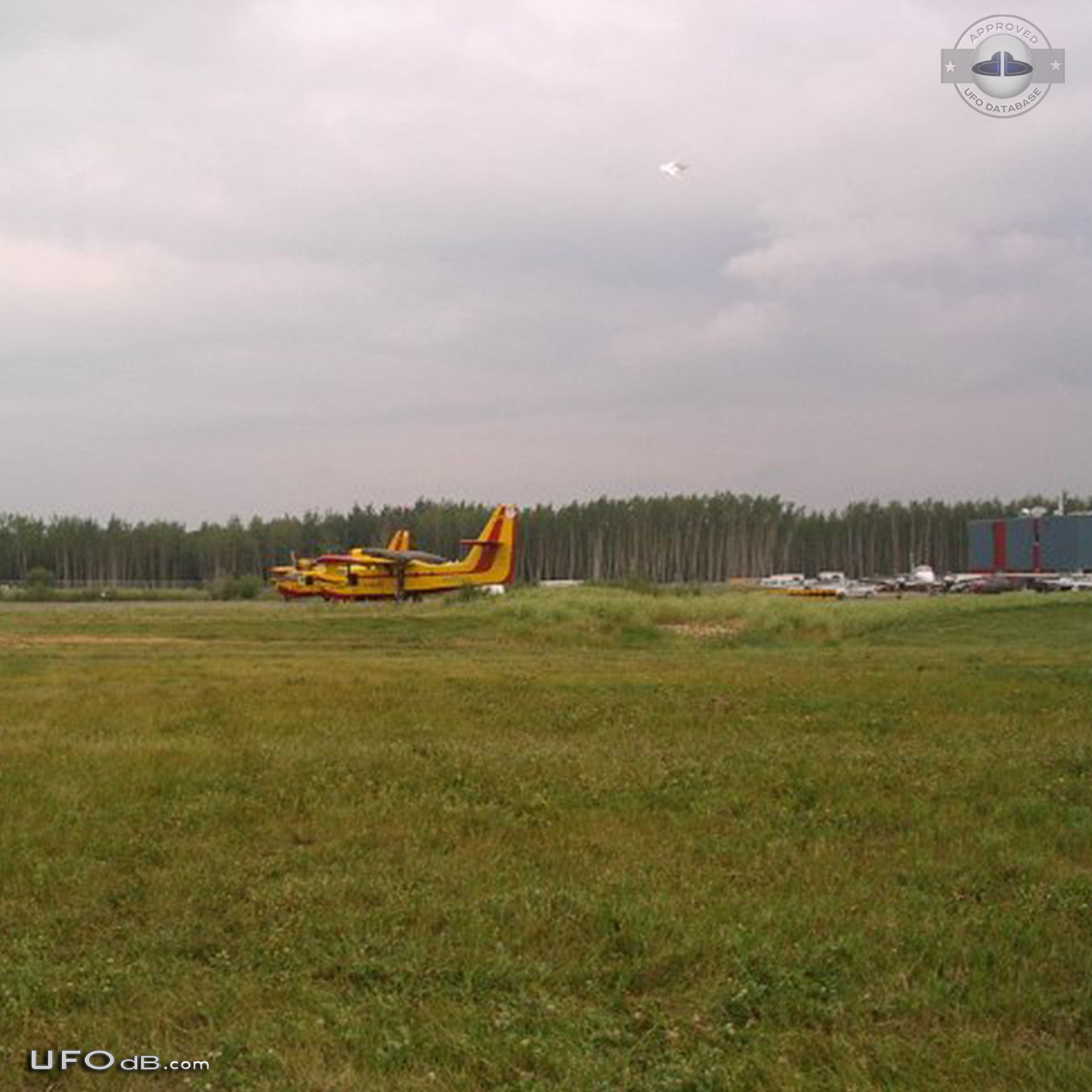 UFO Sauver over Fort McMurray Airport Alberta Canada in 2003 UFO Picture #610-2