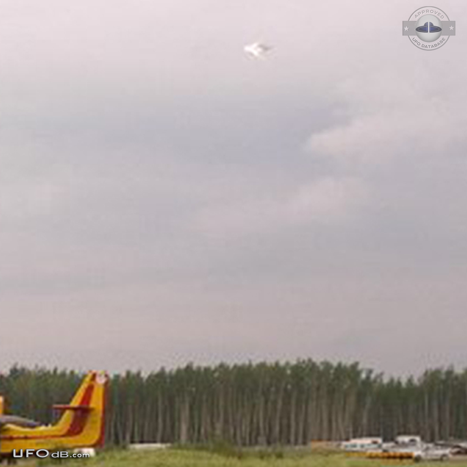 UFO Sauver over Fort McMurray Airport Alberta Canada in 2003 UFO Picture #610-3