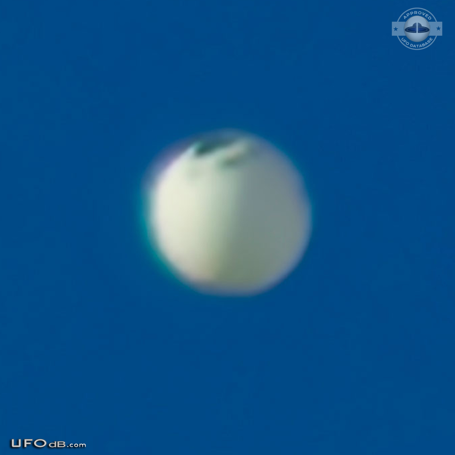 UFO moving fast at high altitude in Avaré, São Paulo, Brazil Jan 2015 UFO Picture #611-5