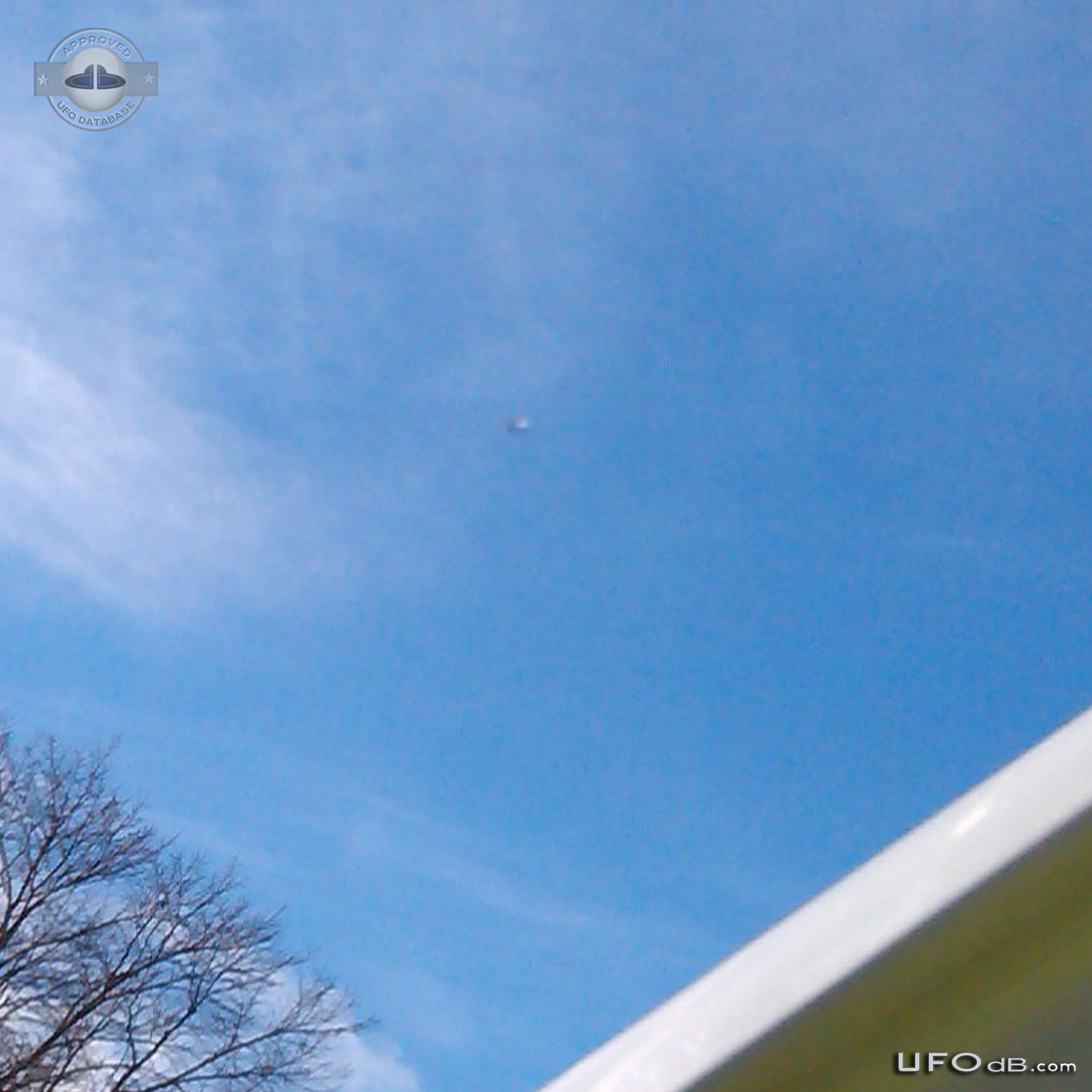 UFO in the clouds of Christchurch,Canterbury in New Zealand 2014 UFO Picture #613-2