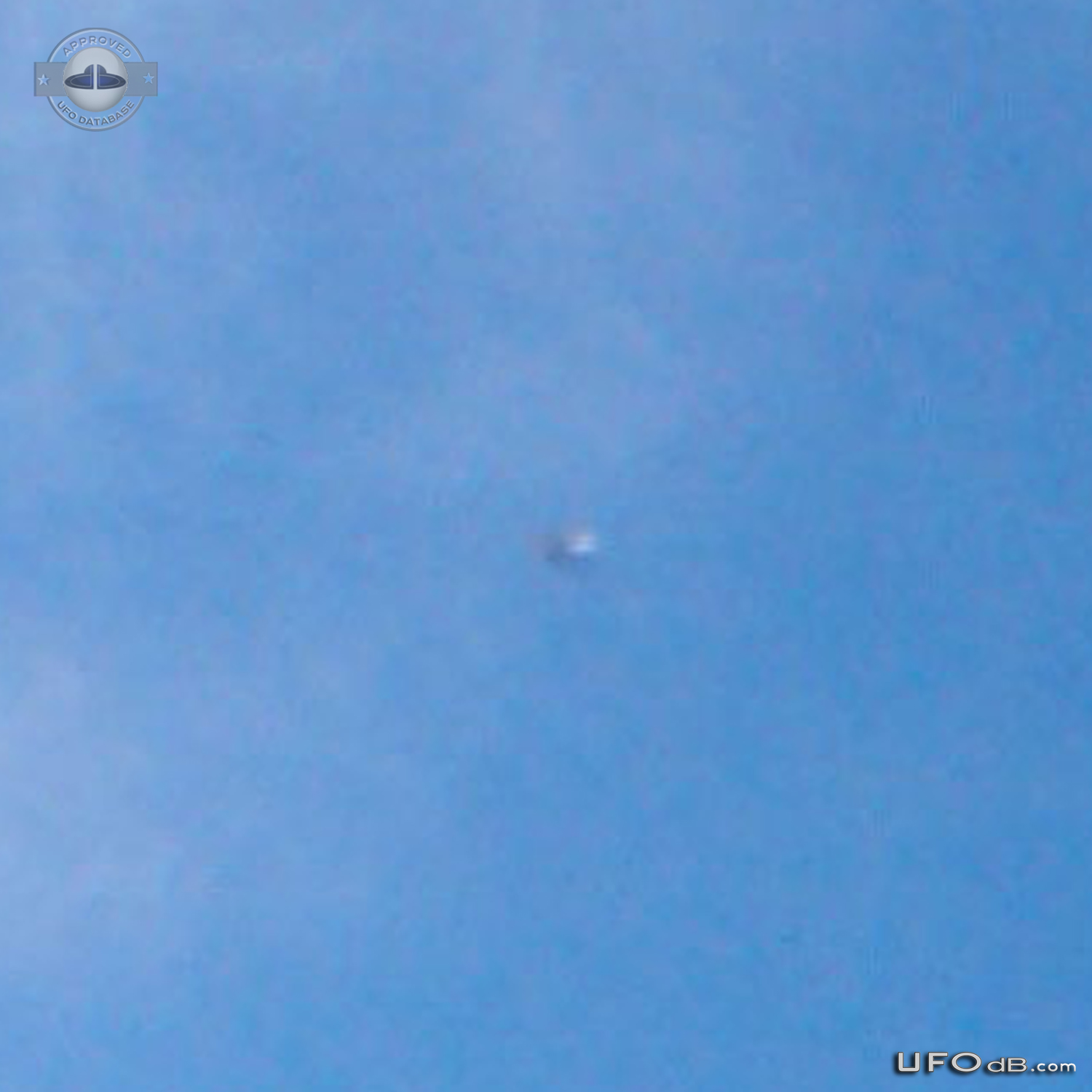 UFO in the clouds of Christchurch,Canterbury in New Zealand 2014 UFO Picture #613-3