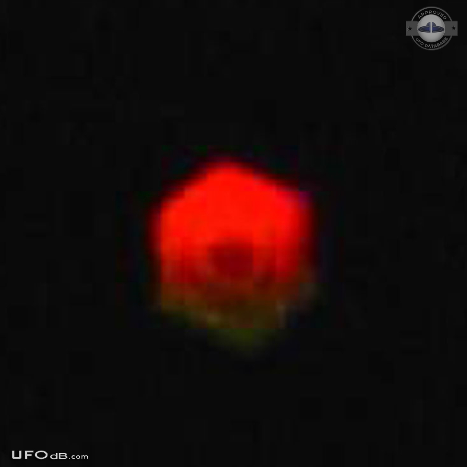 Dark red round ball UFO sightings over Yining, Xinjiang China in 2002 UFO Picture #614-2