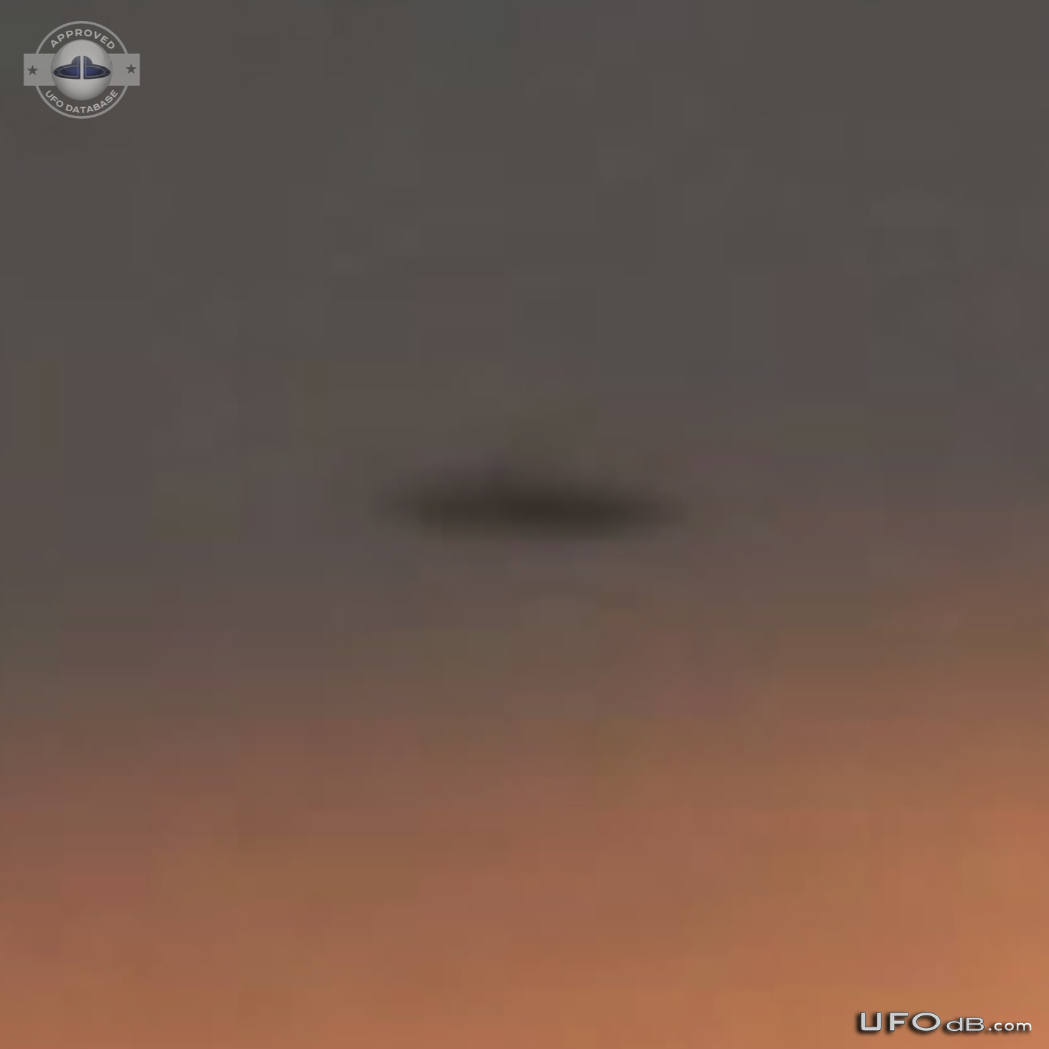 UFO saucer caught on picture - Lost River, West Virginia USA 2013 UFO Picture #616-5