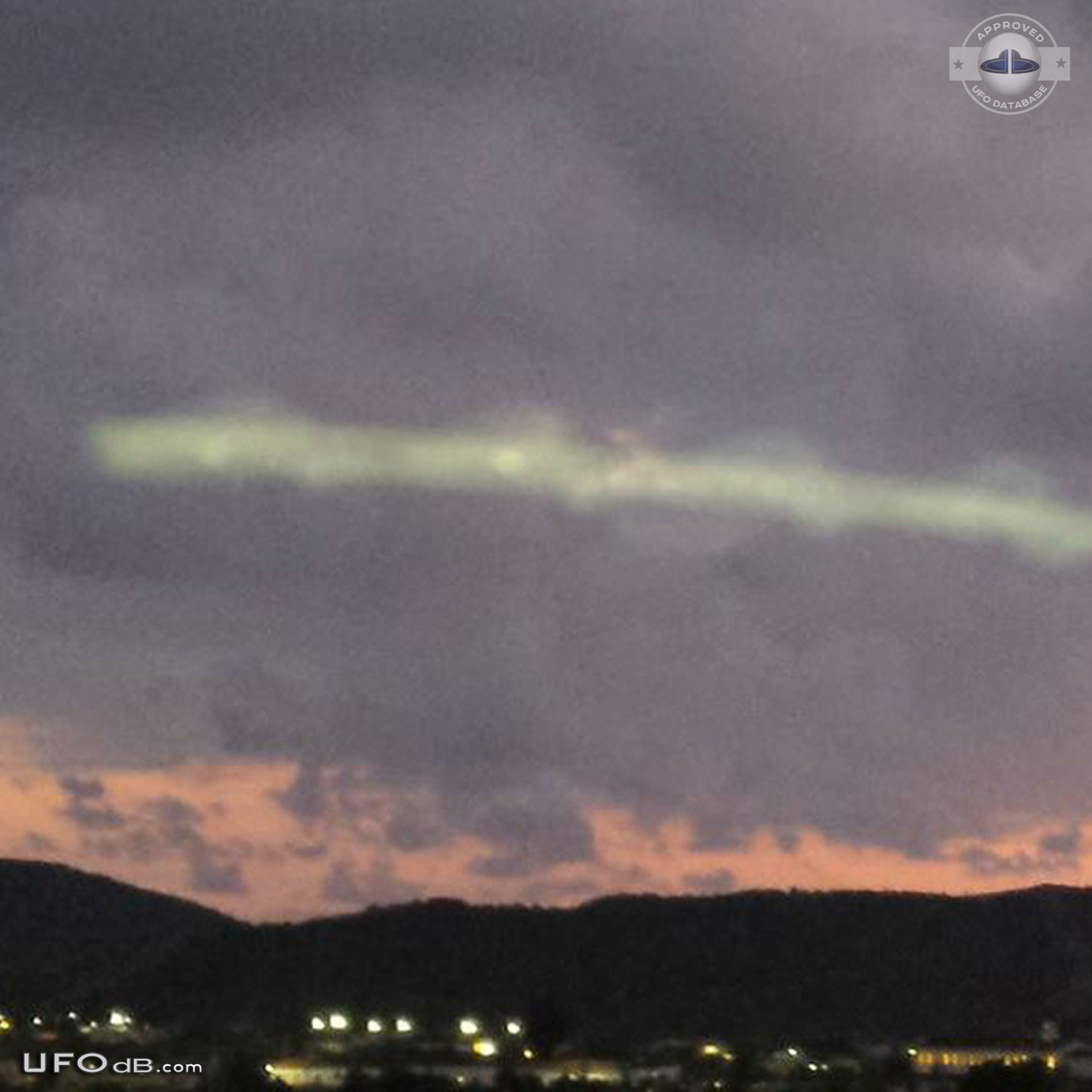 Strange UFO in the sky near Guantanamo prison, Cuba in 2015 UFO Picture #618-3