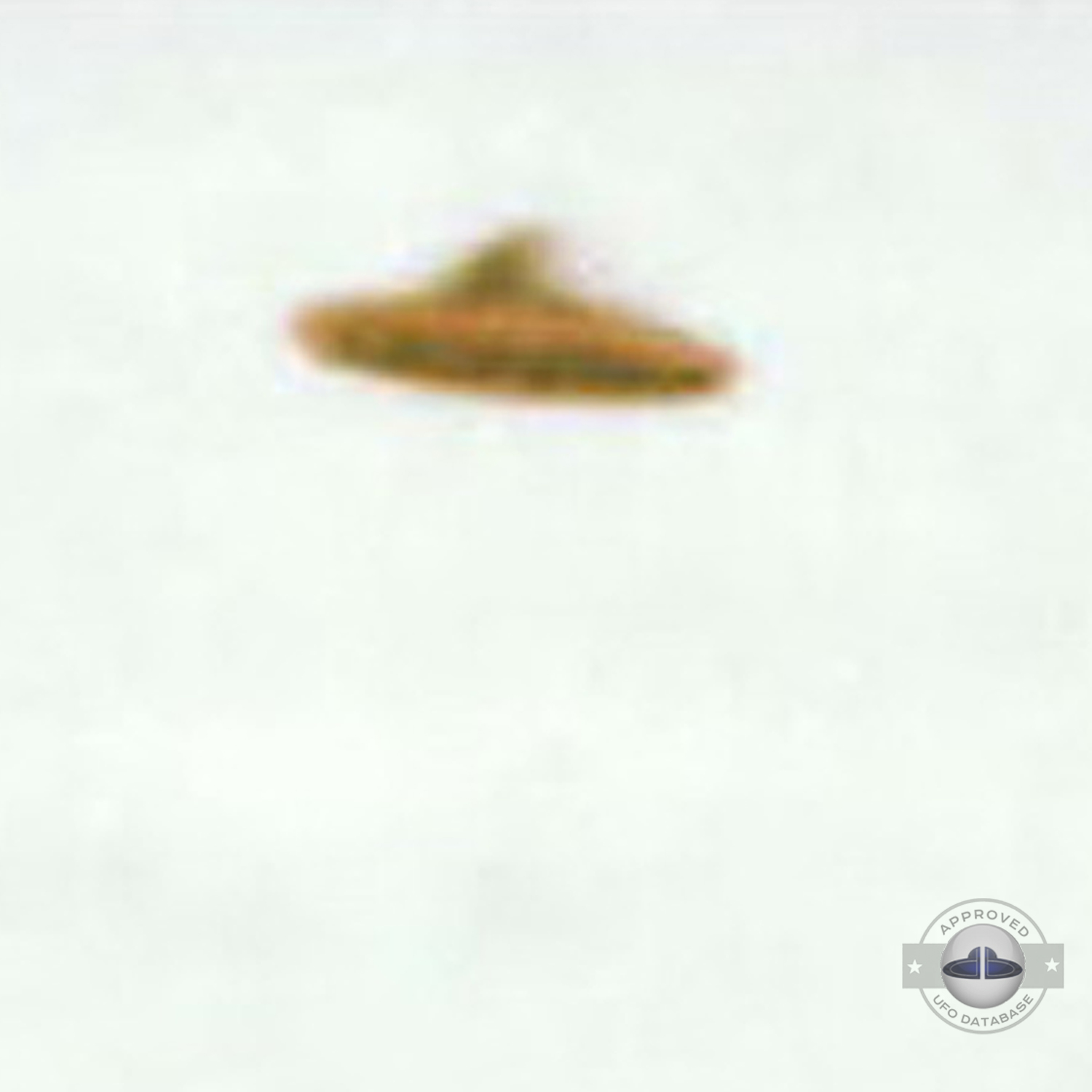 ufo picture was taken from a car ufo was few hundreds meters away UFO Picture #62-4