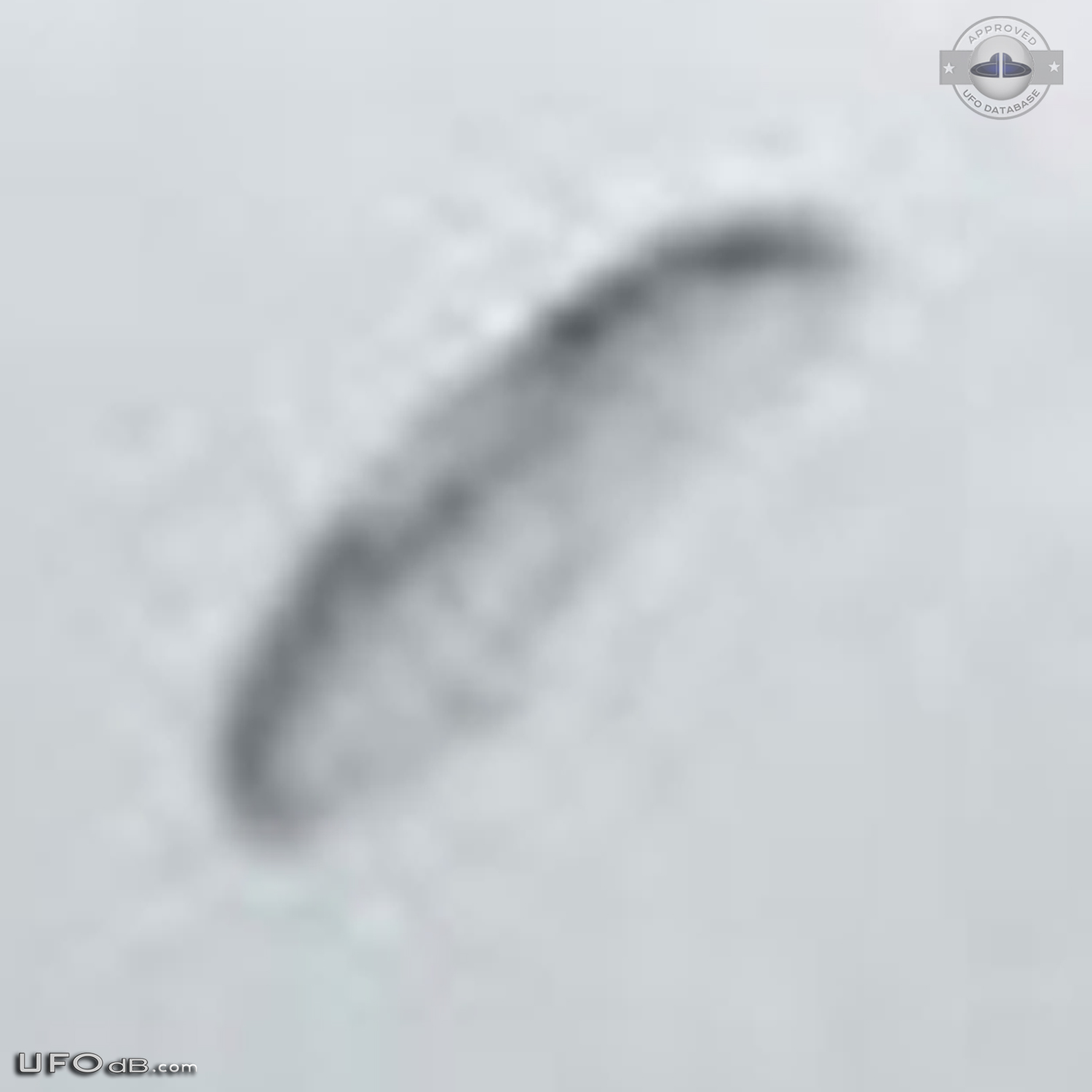 Parachute shaped UFO seen over Claromeco, Tres Arroyos Argentina UFO Picture #620-5