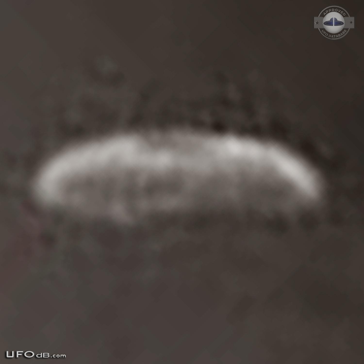 Parachute shaped UFO seen over Claromeco, Tres Arroyos Argentina UFO Picture #620-7