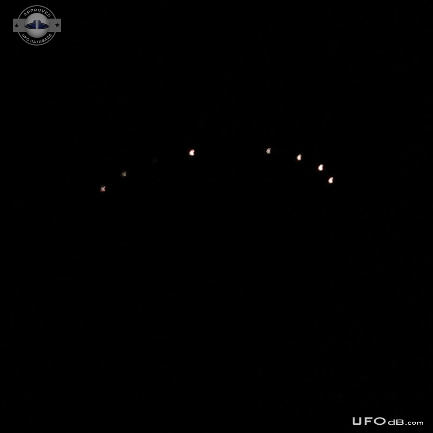 Series of UFOs above the mountains in Portland, Oregon USA 2015 UFO Picture #627-2