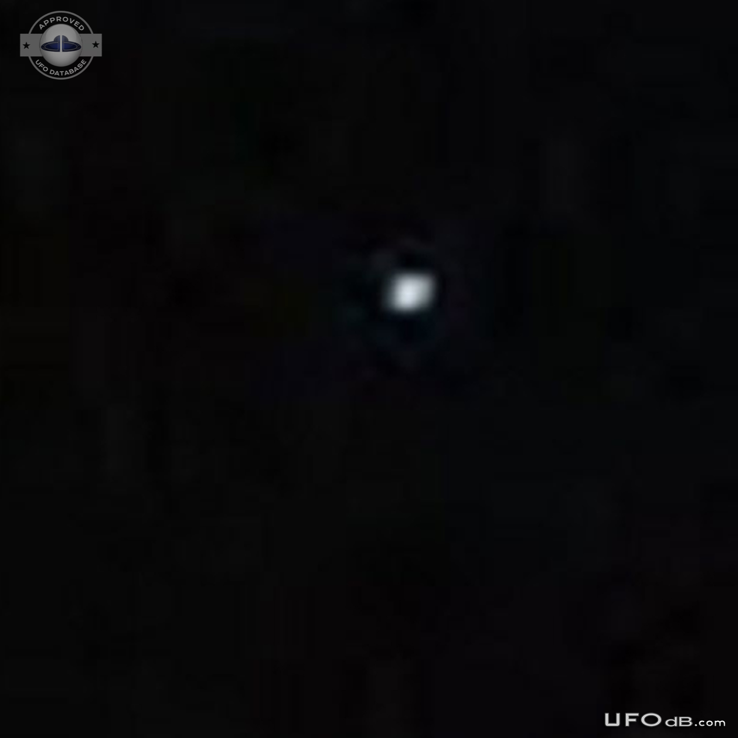 Unusual aerial UFO changed in colours over West Yorkshire UK 2015 UFO Picture #629-3