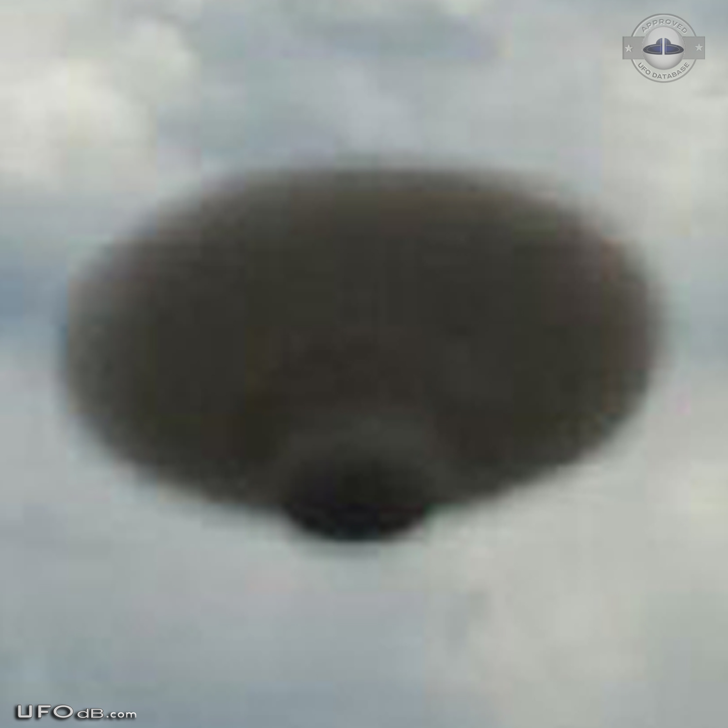 Great Cloud shaped UFO on picture over New South Wales AU 2015 UFO Picture #637-5