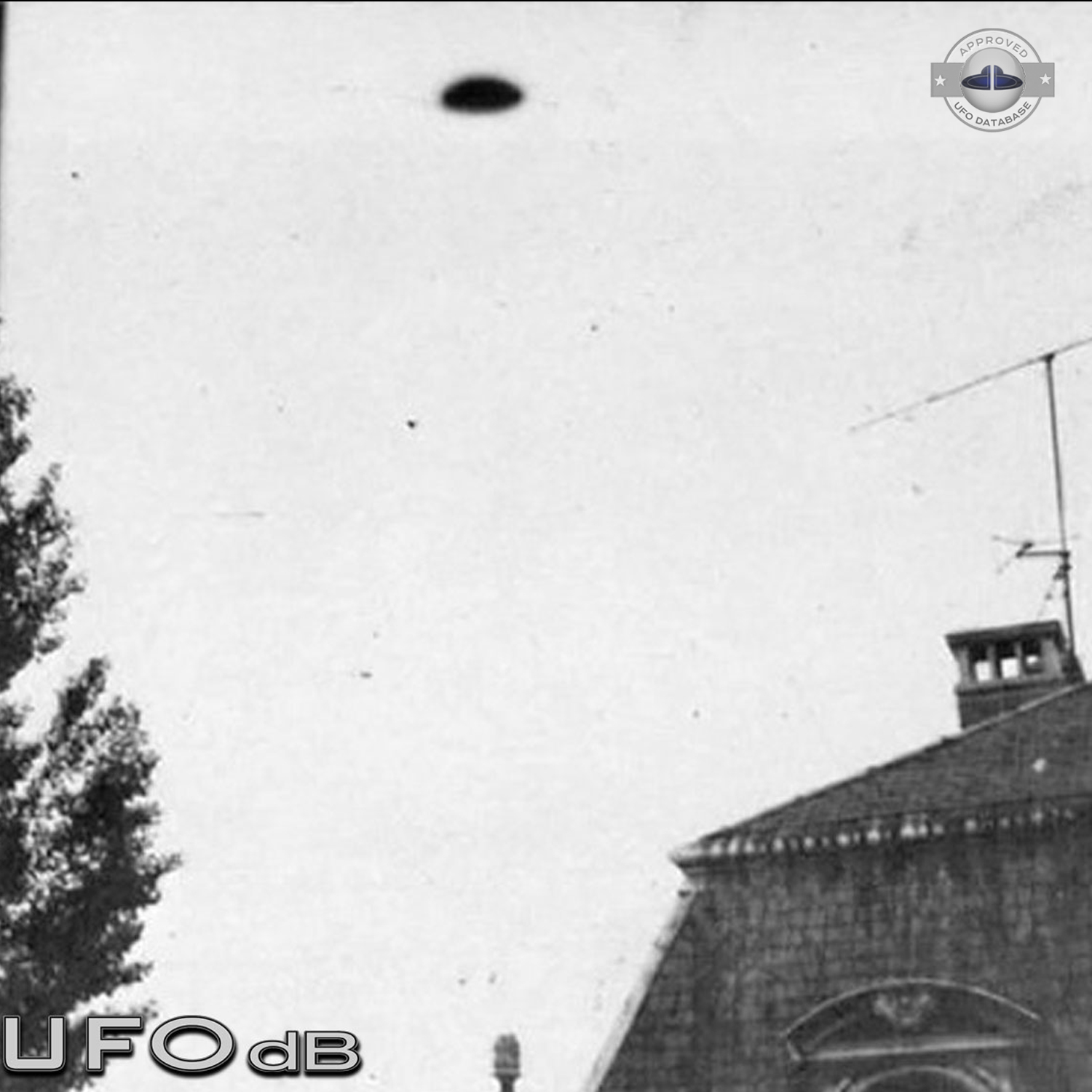 UFO Picture showing UFO beside city house with antenna Nancy Lorraine UFO Picture #64-2