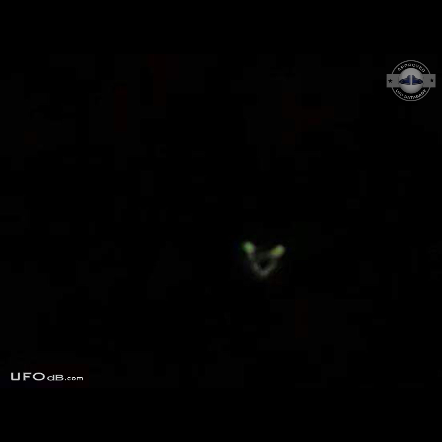 Silent UFO seen near woodland area Huddersfield UK on May 2011 UFO Picture #641-1