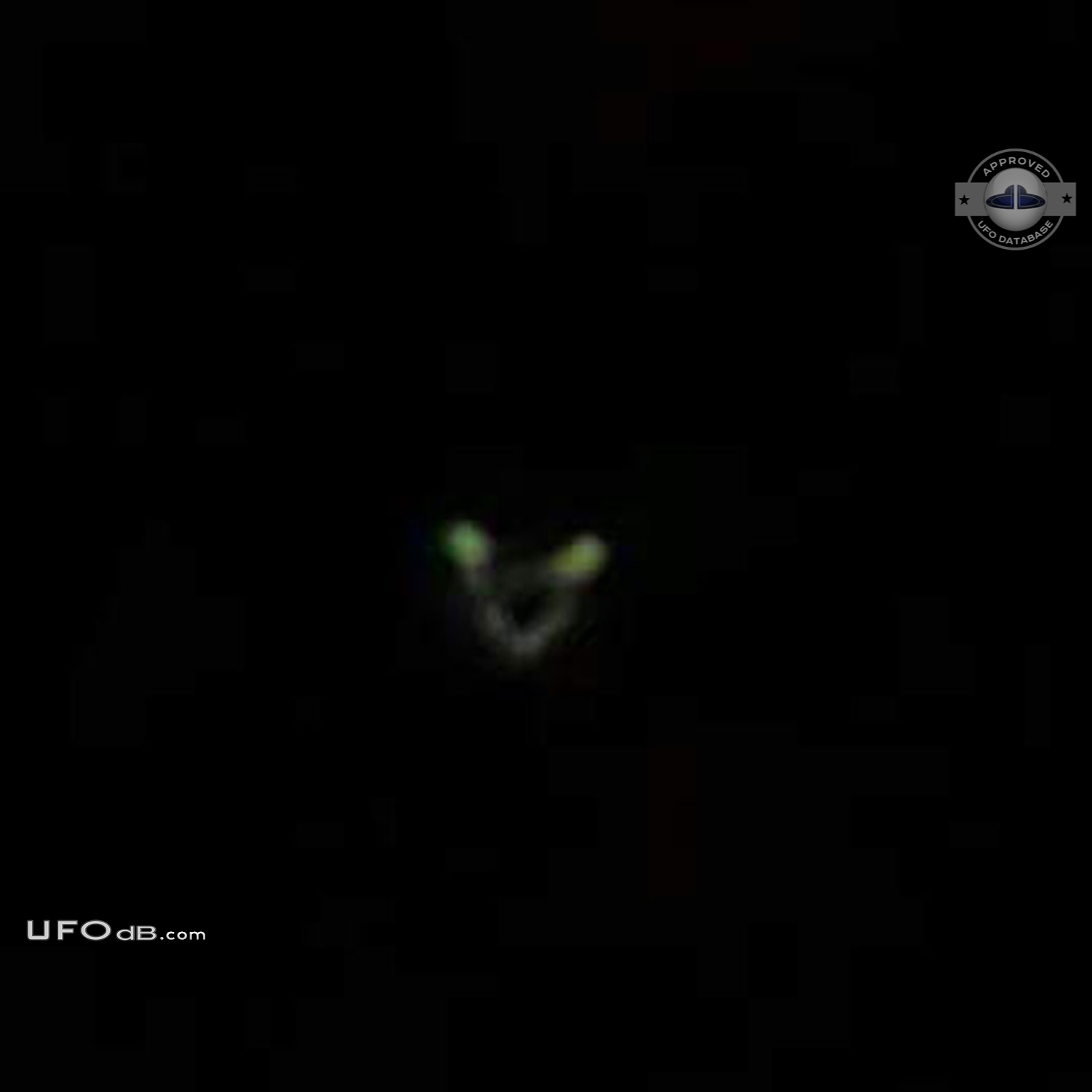 Silent UFO seen near woodland area Huddersfield UK on May 2011 UFO Picture #641-2
