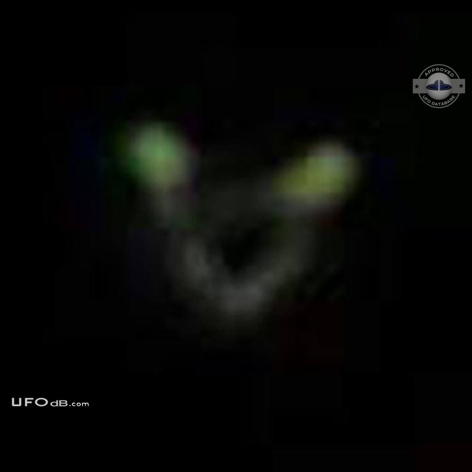 Silent UFO seen near woodland area Huddersfield UK on May 2011 UFO Picture #641-4