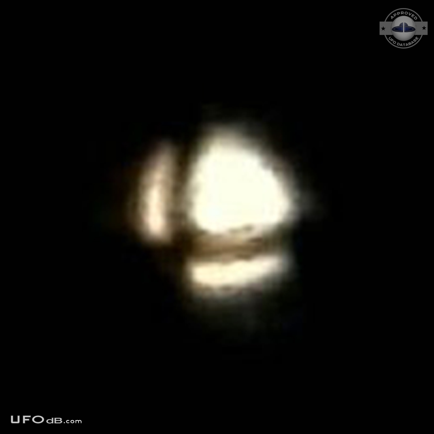 Glowing UFO initially mistaken for the moon over Maryland USA 2015 UFO Picture #645-5
