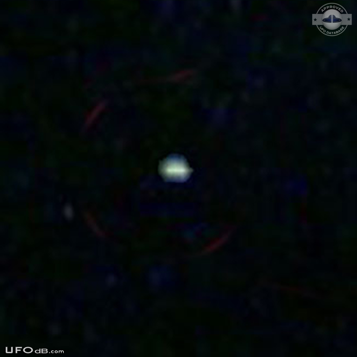 UFO was there for two hours over Barrie Ontario Canada in 2007 UFO Picture #646-3