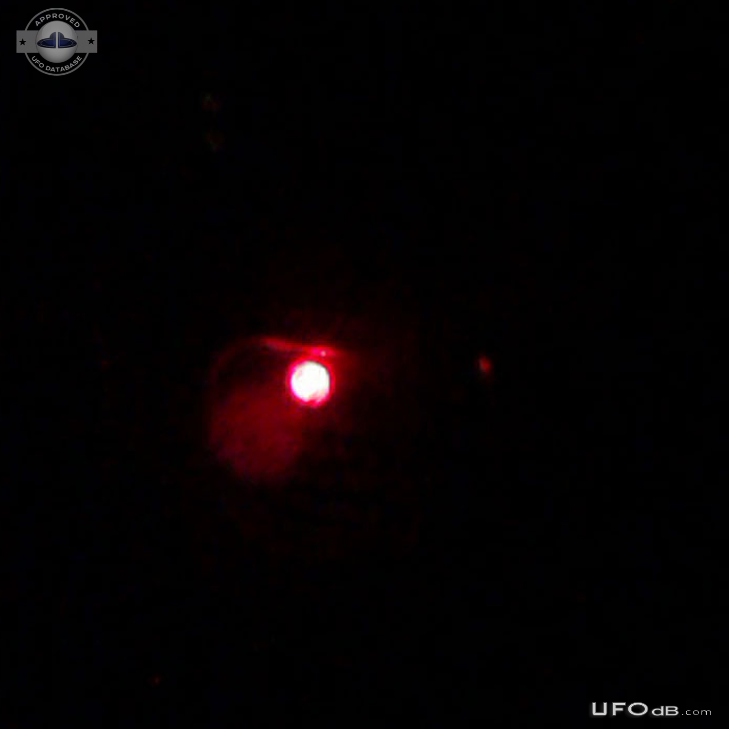 2 Red UFOs illuminating the Clouds - Toddington, Bedfordshire UK 2013 UFO Picture #653-2