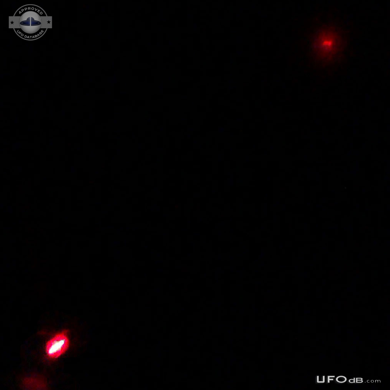 2 Red UFOs illuminating the Clouds - Toddington, Bedfordshire UK 2013 UFO Picture #653-4