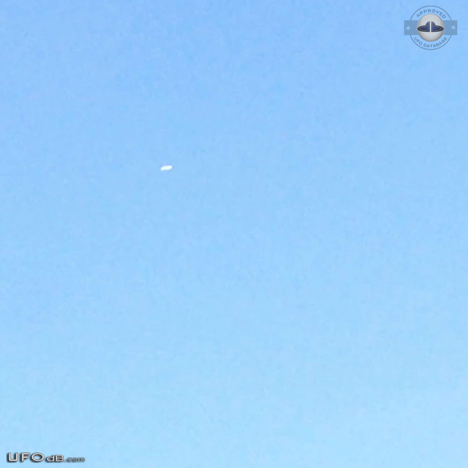 Saucer UFO seen on travelling train in Edinburgh Scotland January 2014 UFO Picture #654-2