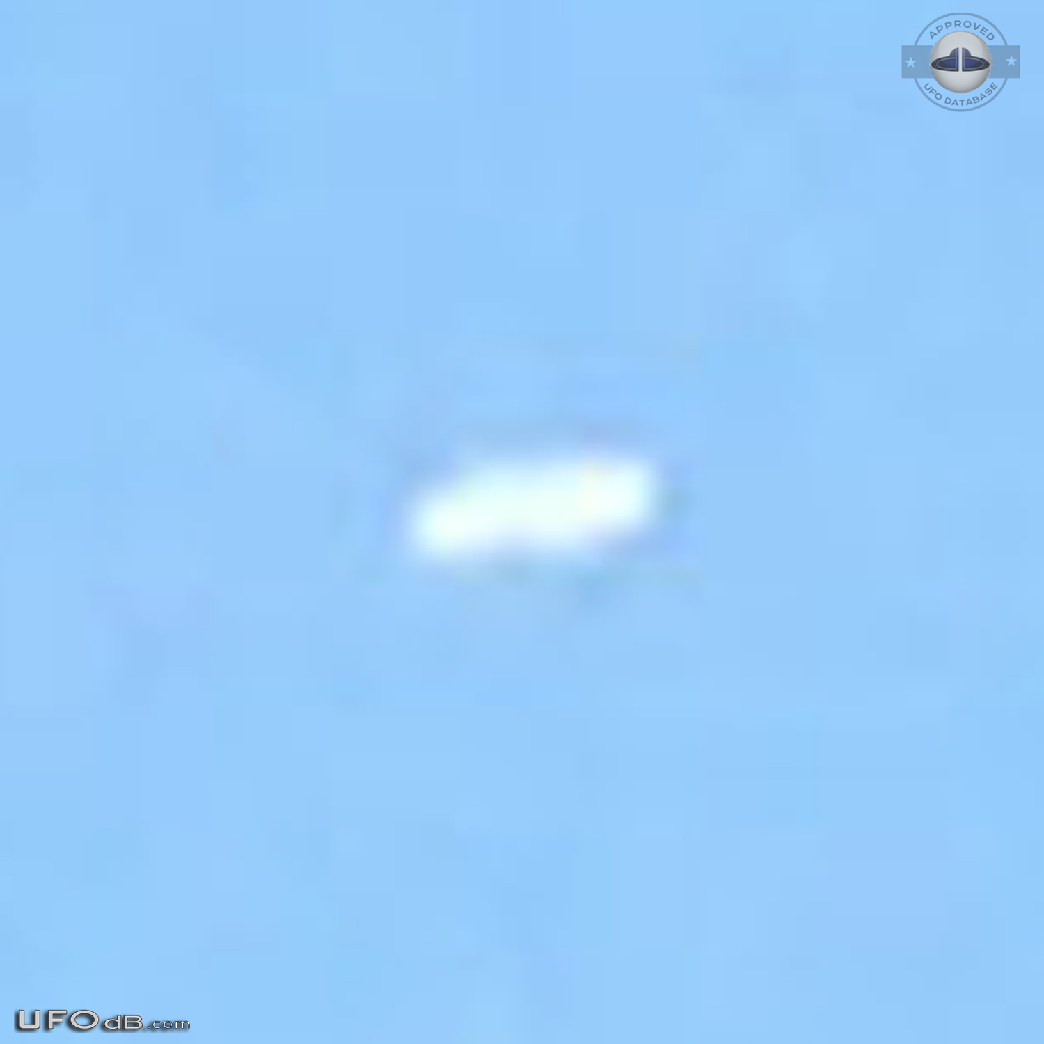 Saucer UFO seen on travelling train in Edinburgh Scotland January 2014 UFO Picture #654-3