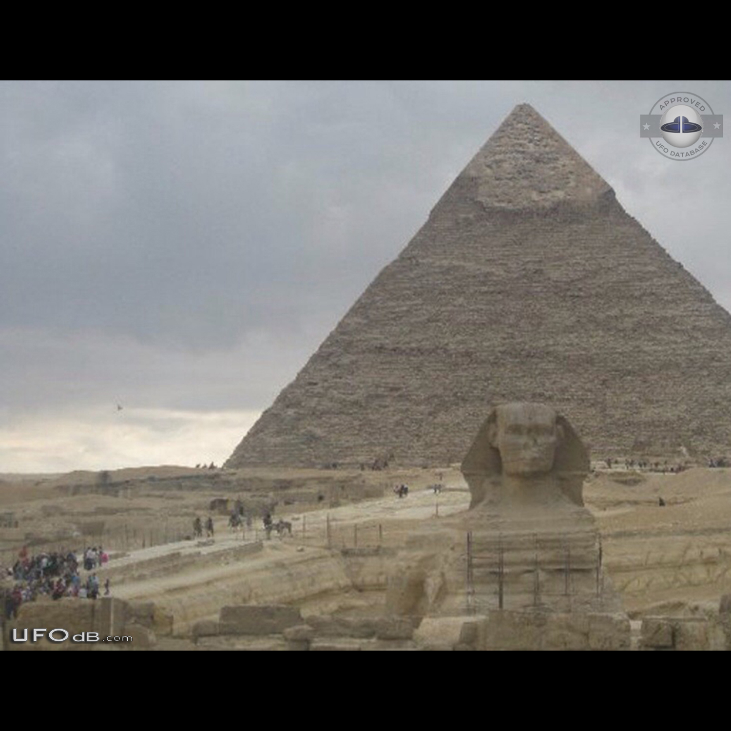 Picture reveal Triangular UFO on the left of a Pyramid in Egypt - 2011 UFO Picture #657-2