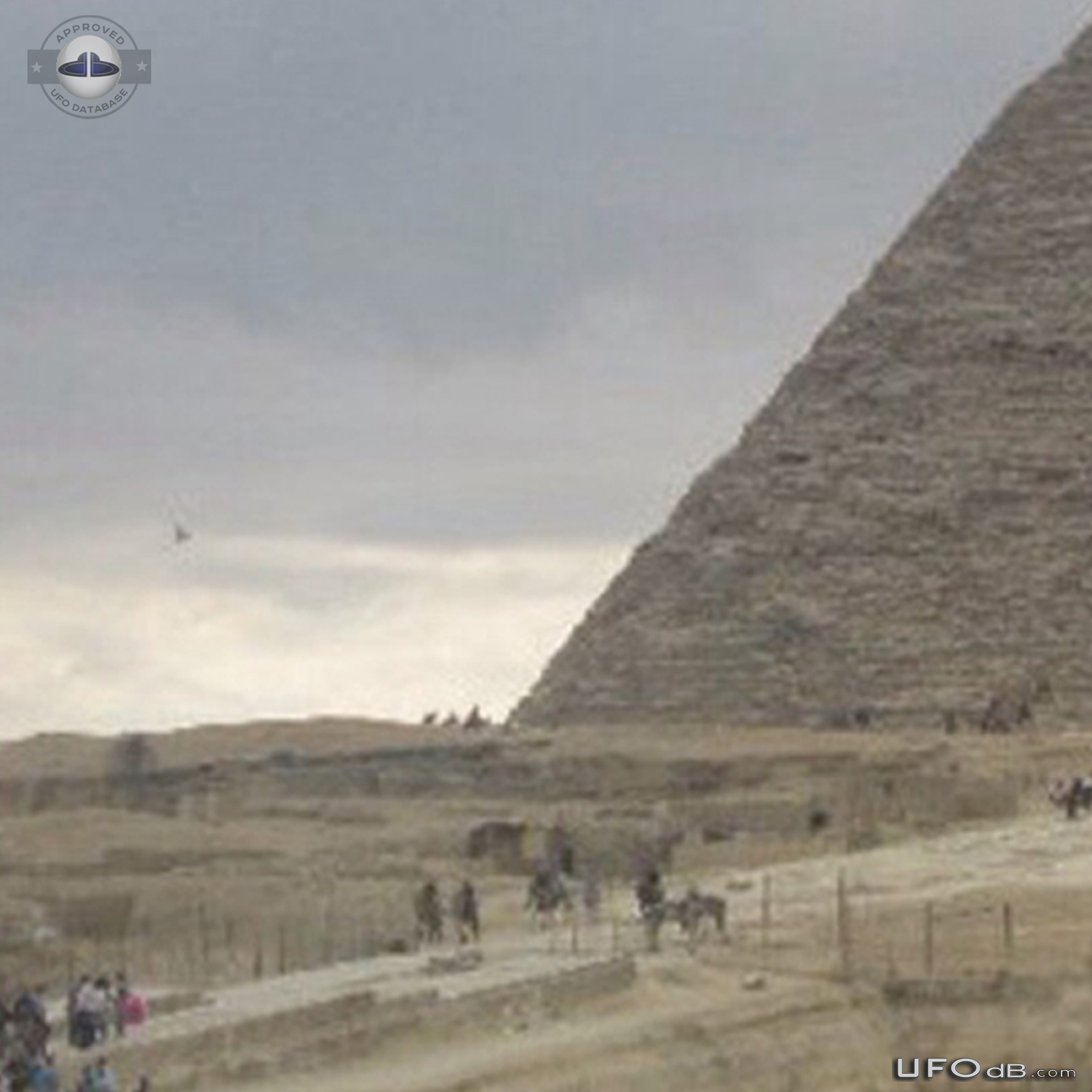 Picture reveal Triangular UFO on the left of a Pyramid in Egypt - 2011 UFO Picture #657-4