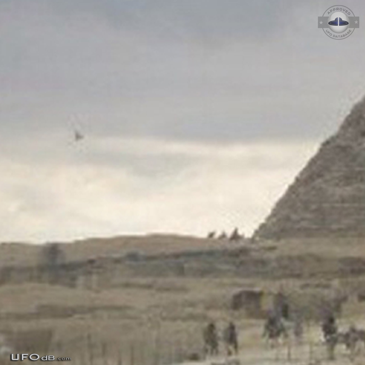 Picture reveal Triangular UFO on the left of a Pyramid in Egypt - 2011 UFO Picture #657-5