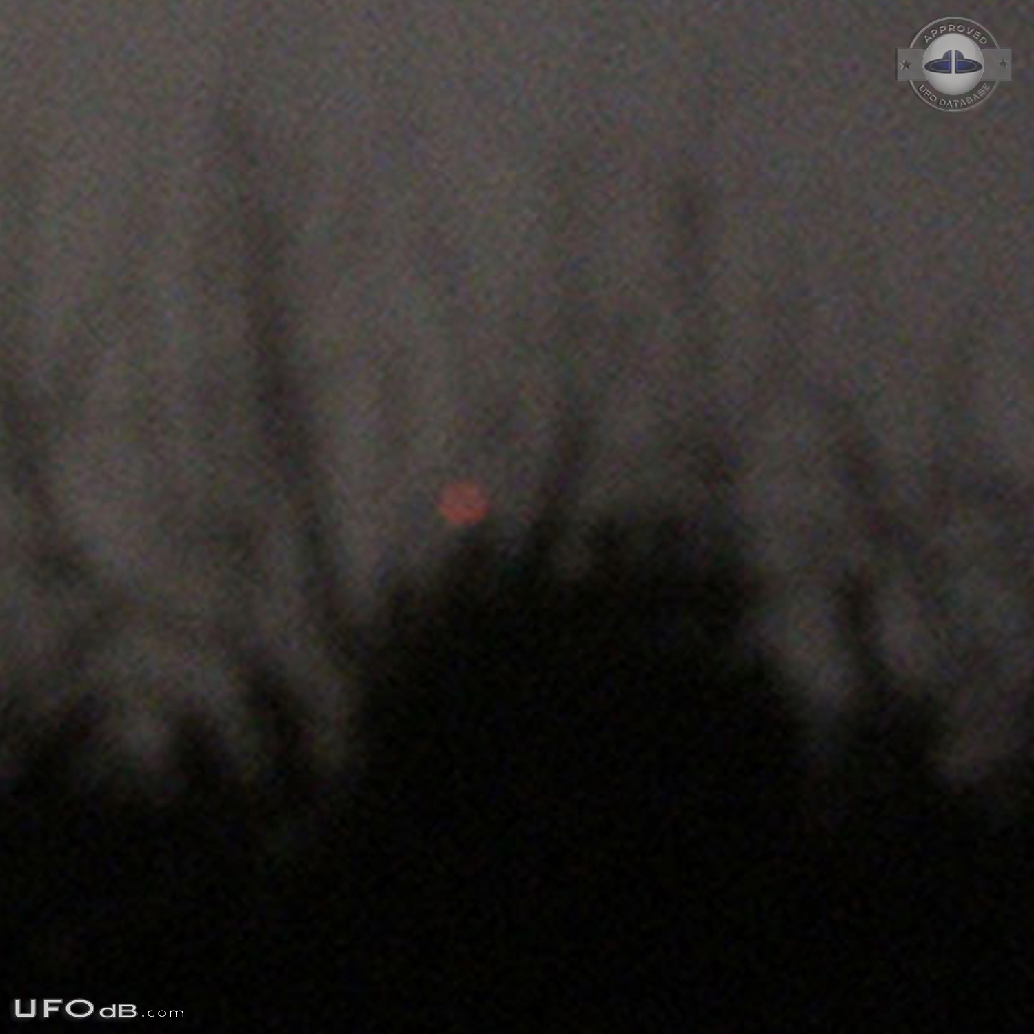 red-orange UFO pulsing, moving straight slowly Surrey BC Canada 2015 UFO Picture #664-4