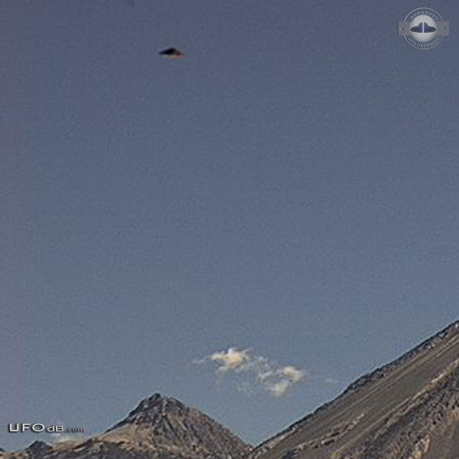 UFO caught on Volcan de Colima Webcam in Mexico - March 2015 UFO Picture #665-2