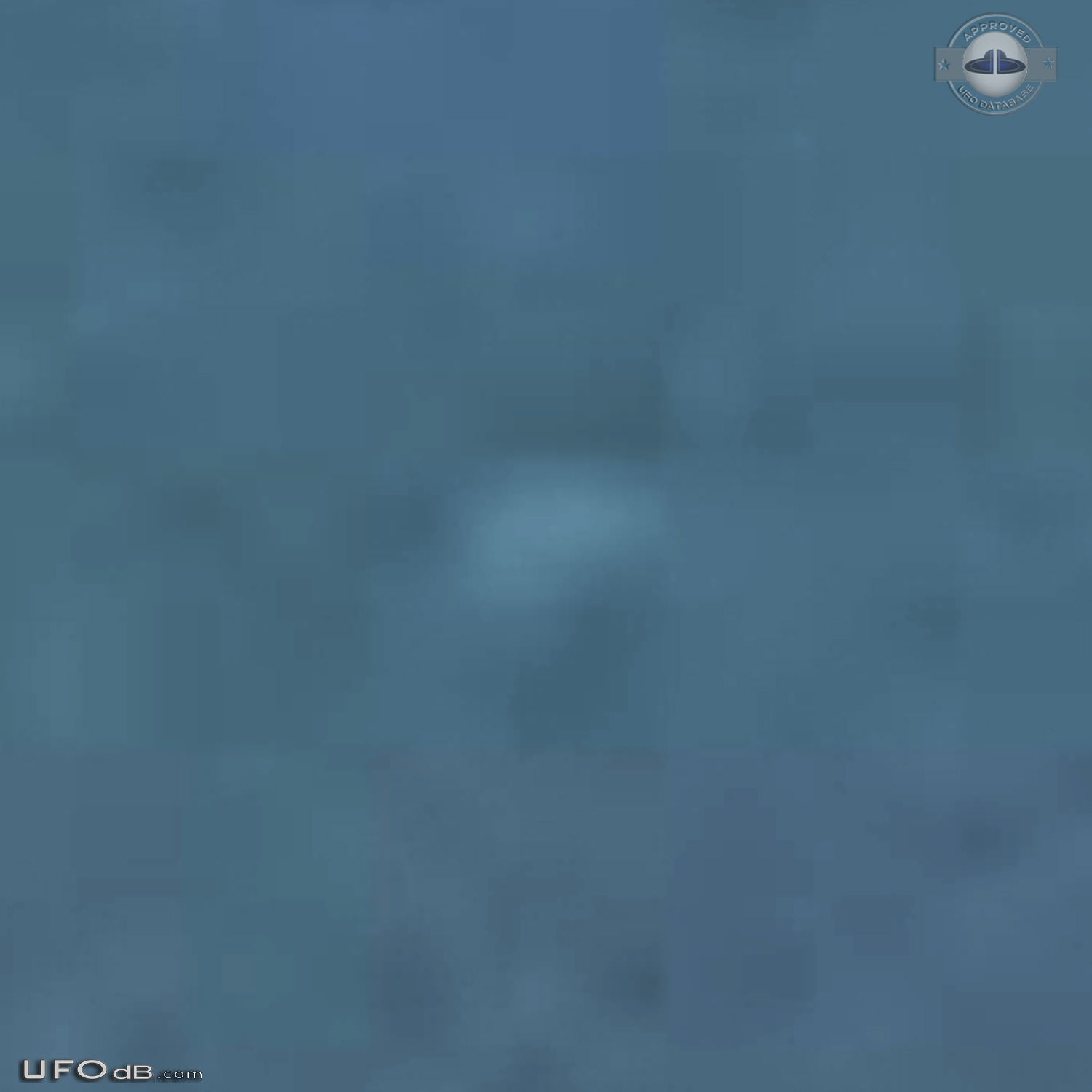 UFO is stationary above a walmart over Ponce in Puerto Rico March 2015 UFO Picture #667-5