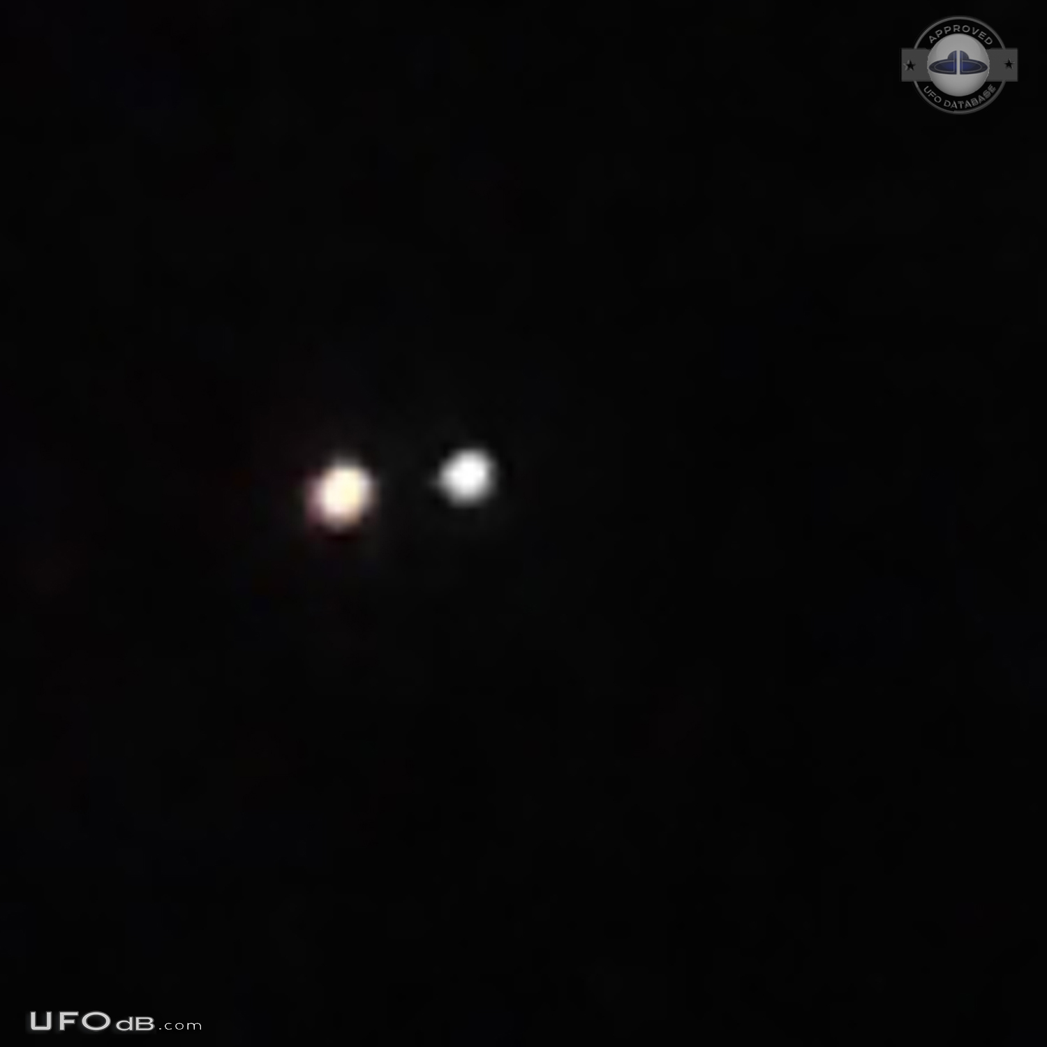 3 bright lights UFOs not too far up in the sky sitting still - Canada UFO Picture #674-1