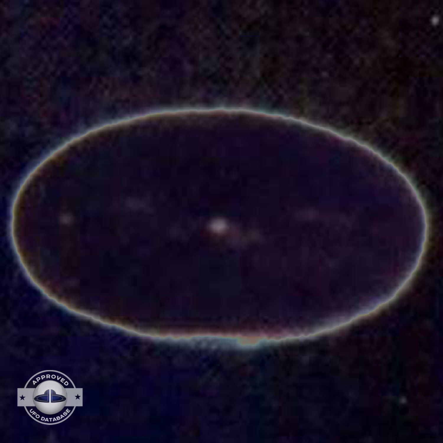 Ufo picture taken by Amaury Rivera who says that he was abducted also UFO Picture #68-9