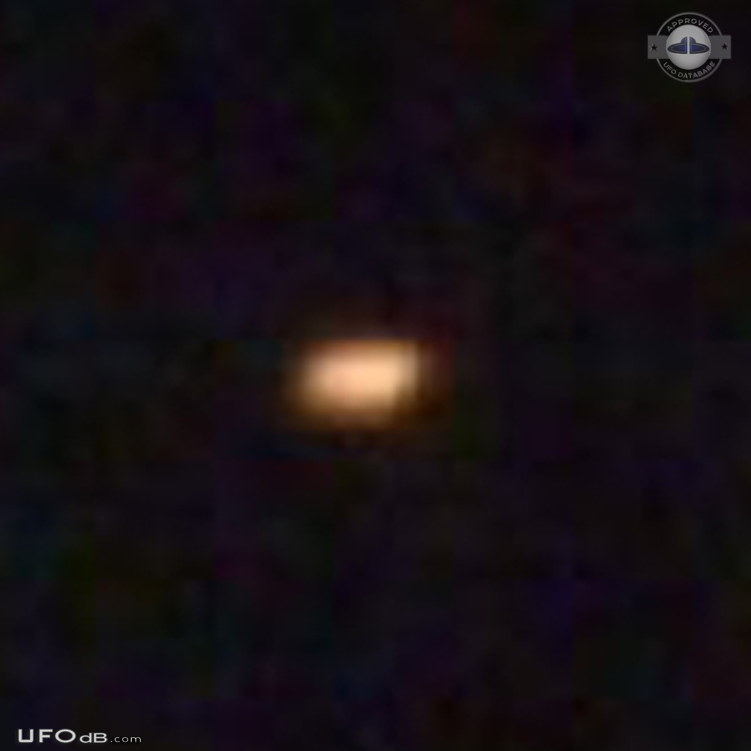 Circular stationary silent UFO then as soon as it was there was gone UFO Picture #681-3