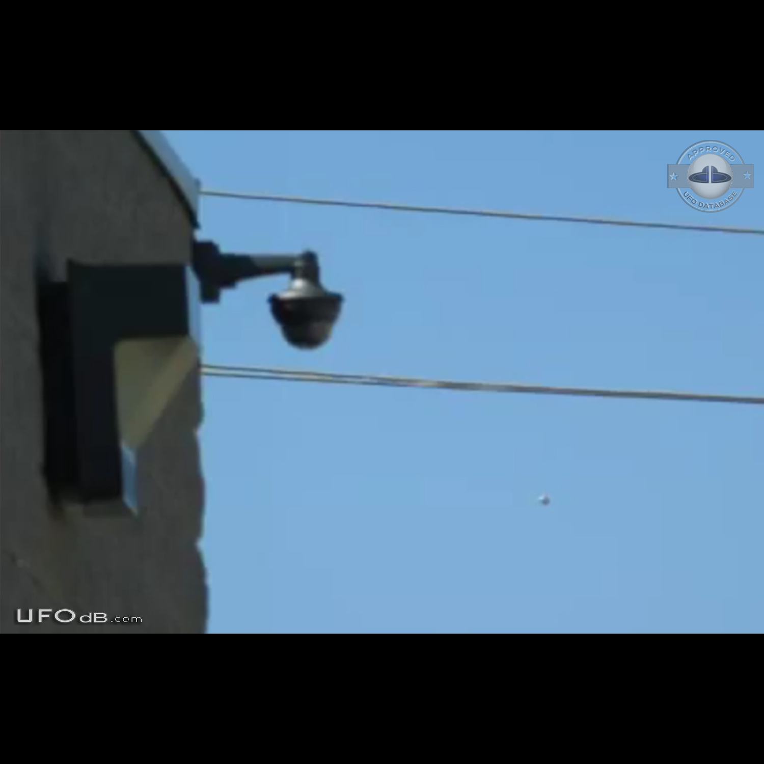 Jerky and strange UFO seen in Scarborough, Ontario canada 2015 UFO Picture #685-1