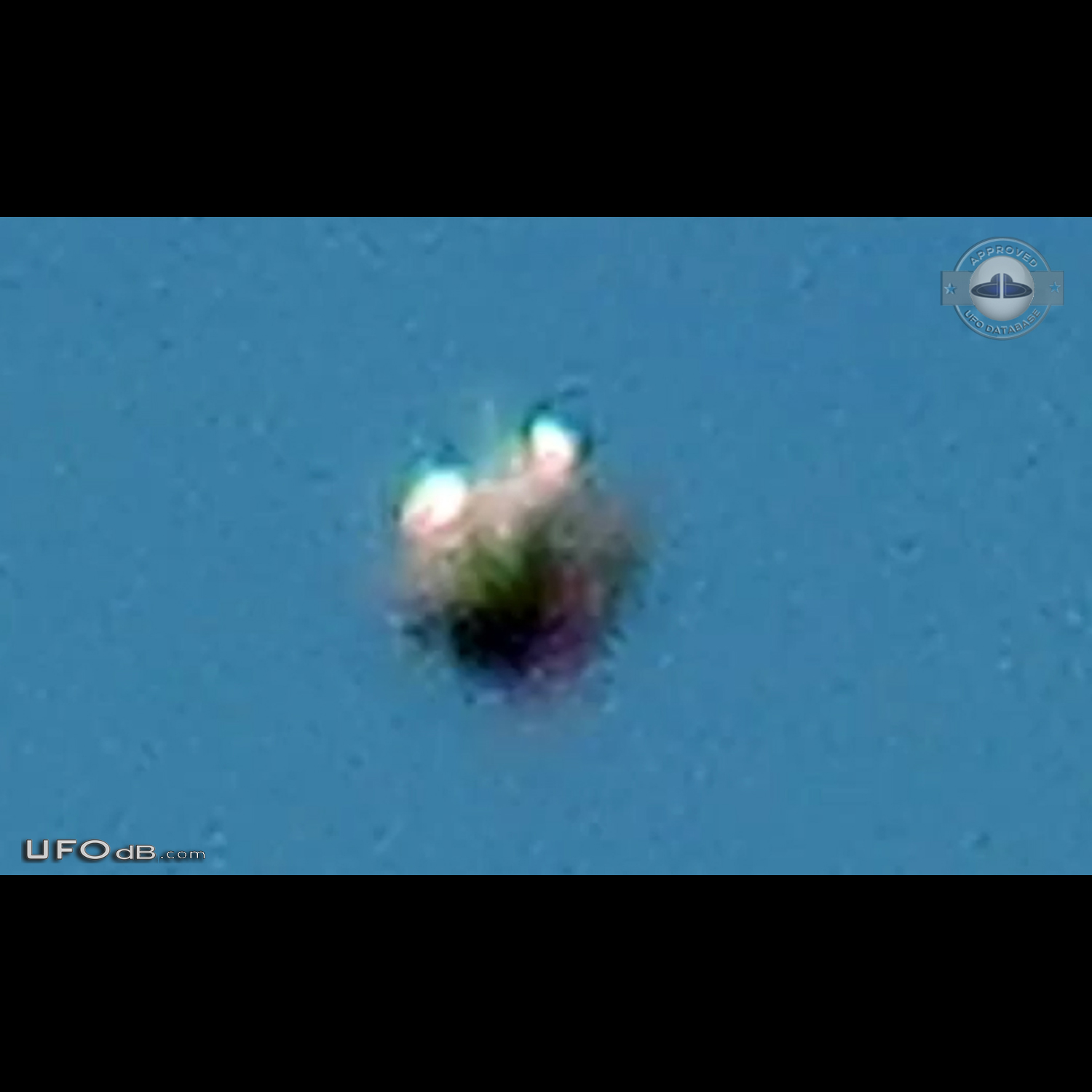 Jerky and strange UFO seen in Scarborough, Ontario canada 2015 UFO Picture #685-5