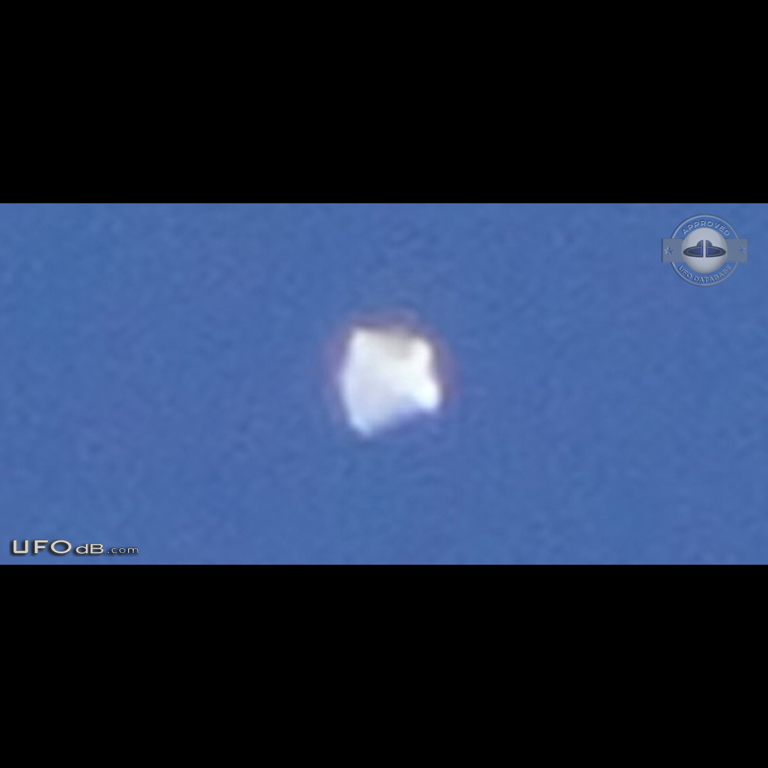 On the roof - man see flying UFO in Shahrekord Chaharmahal Iran 2015 UFO Picture #686-1