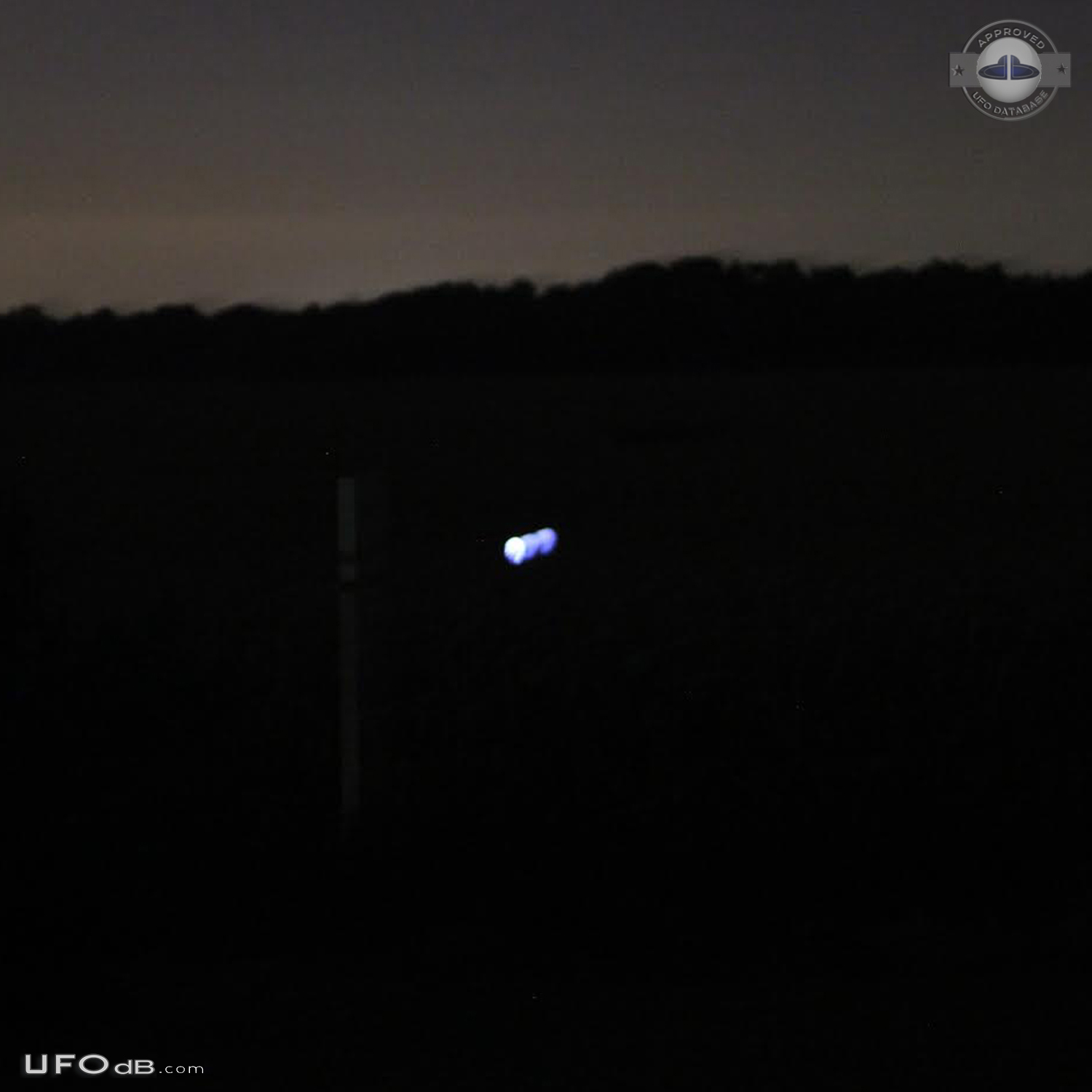 Floating blinking light UFO in the corn field - Lebanon Ohio USA 2014 UFO Picture #690-2