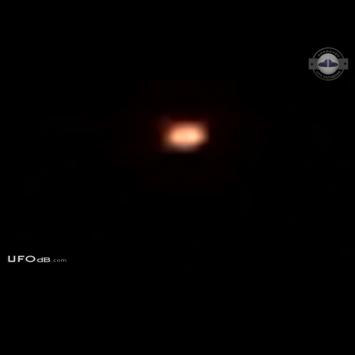 Glowing amber colored moving UFO - Kolkata, West Bengal India 2014 UFO Picture #691-1