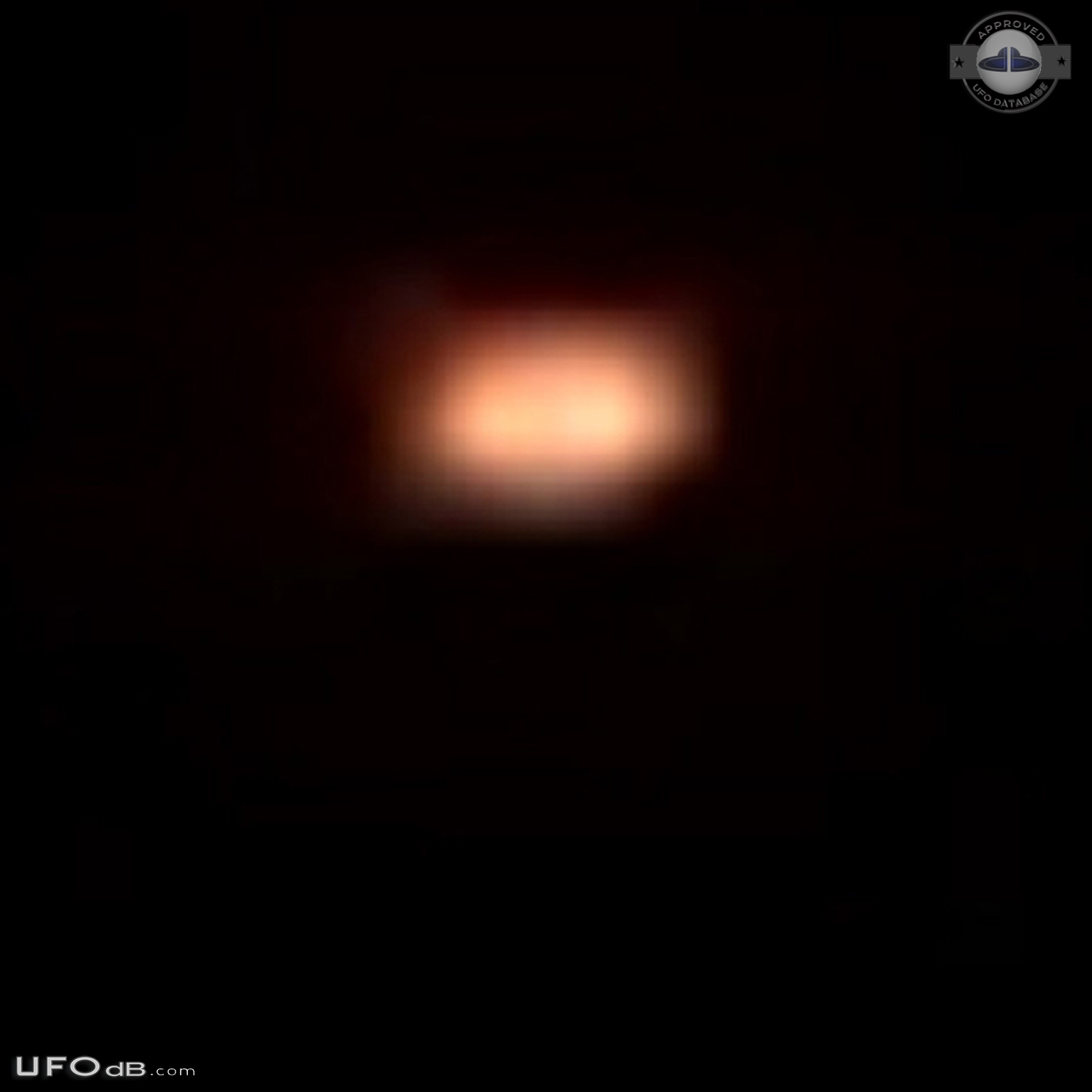 Glowing amber colored moving UFO - Kolkata, West Bengal India 2014 UFO Picture #691-3