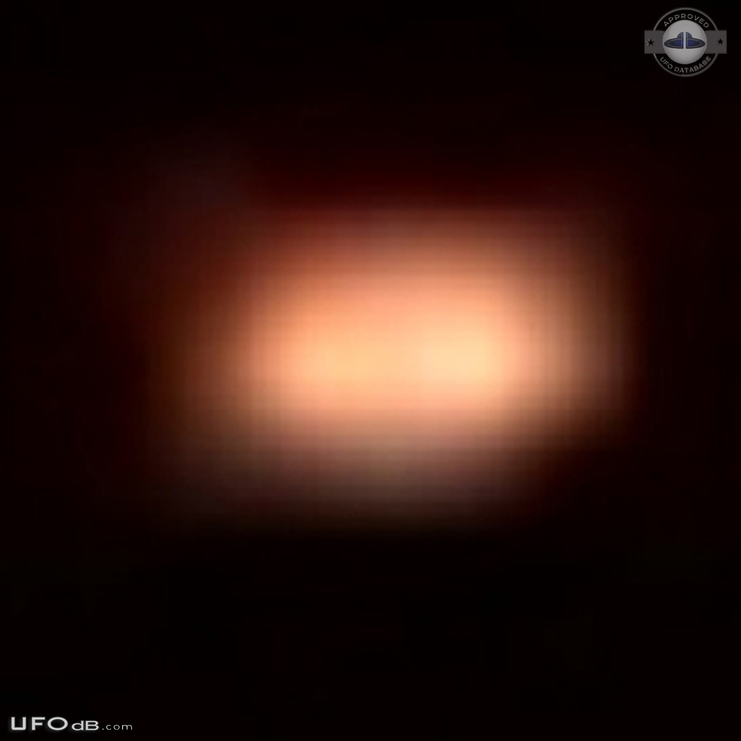 Glowing amber colored moving UFO - Kolkata, West Bengal India 2014 UFO Picture #691-4