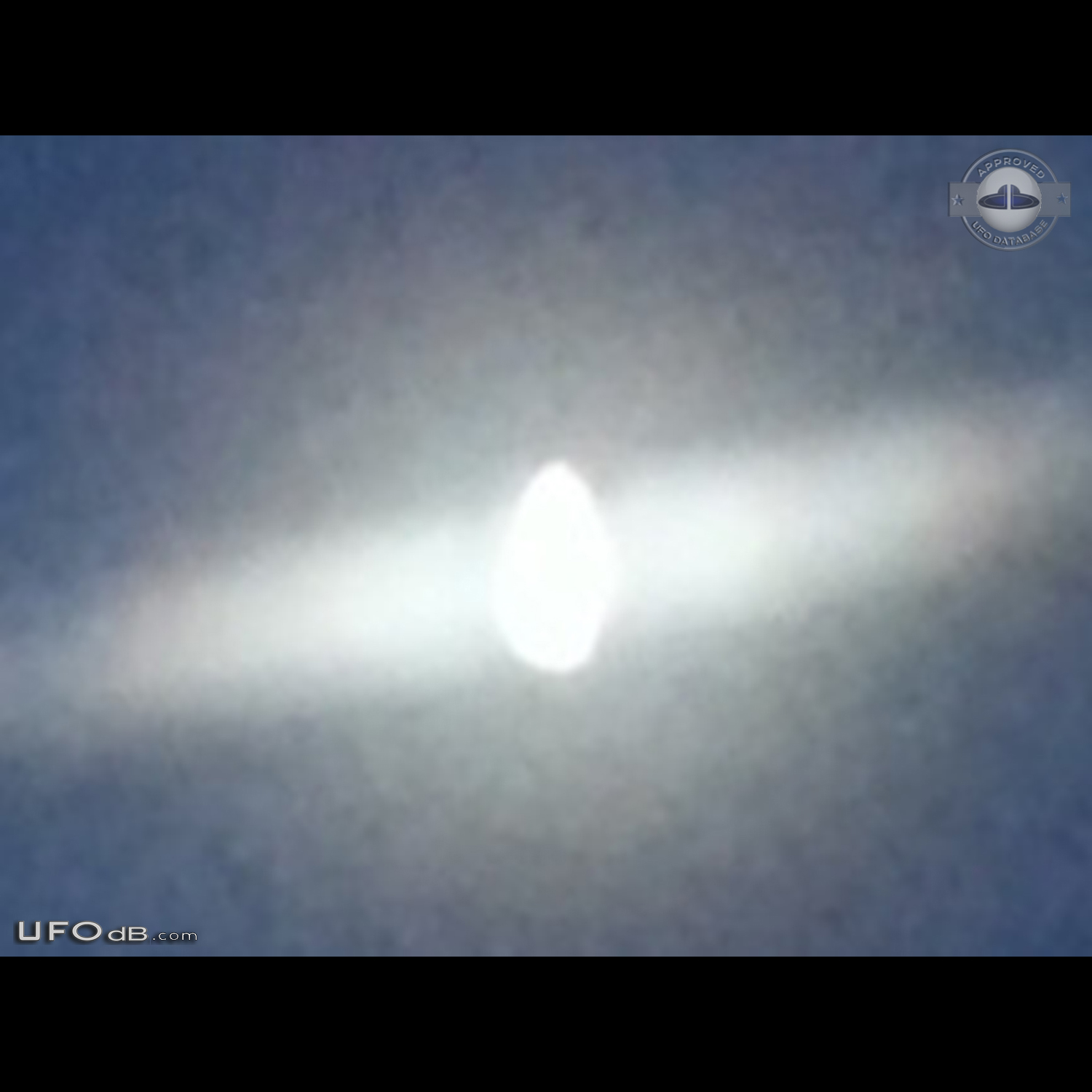Bright Glowing Egg Shaped UFO over Bay of Plenty New Zealand 2012 UFO Picture #692-1