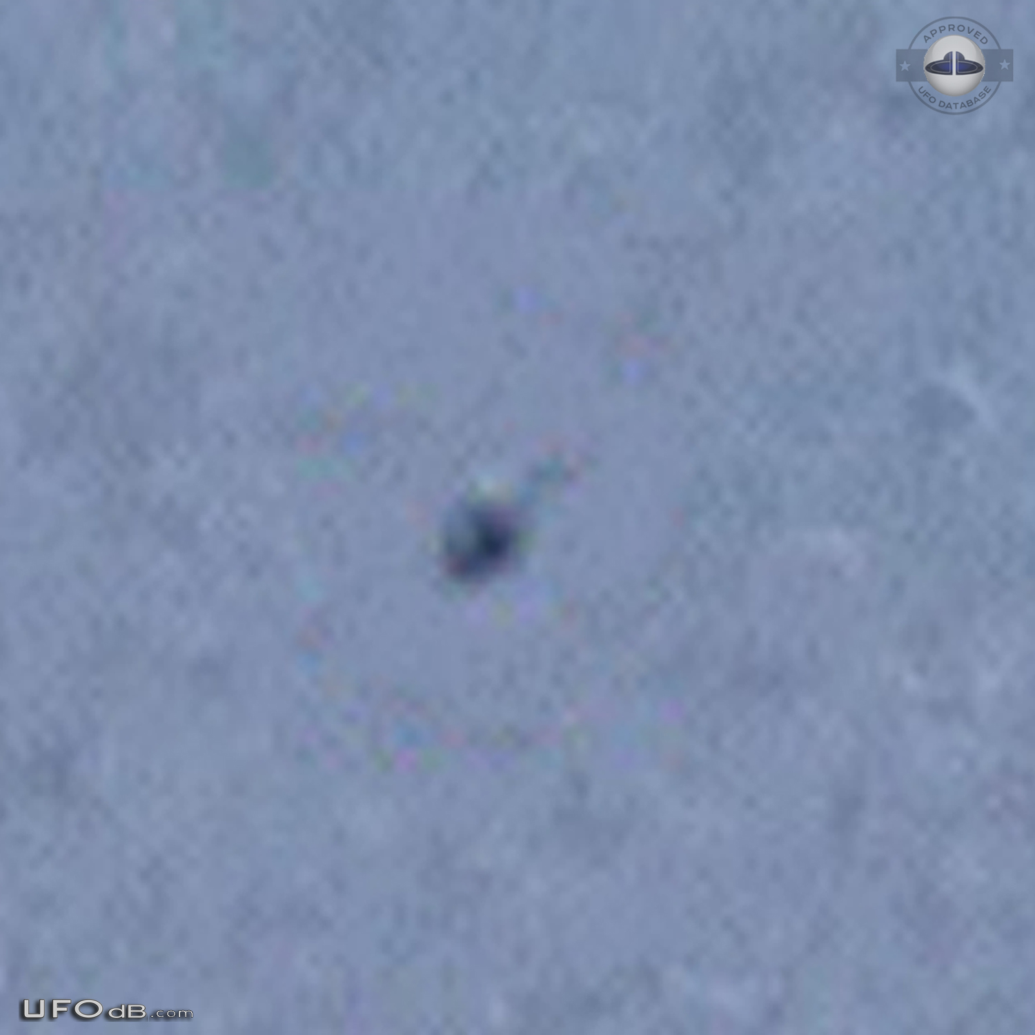Out on a dog walk, ufo spotted for 15 minutes before it went upward UFO Picture #696-2