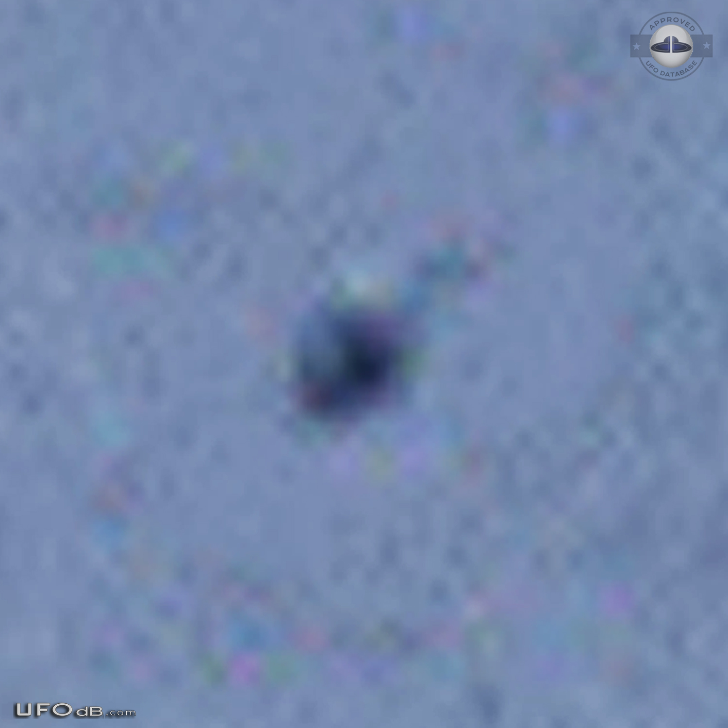 Out on a dog walk, ufo spotted for 15 minutes before it went upward UFO Picture #696-3
