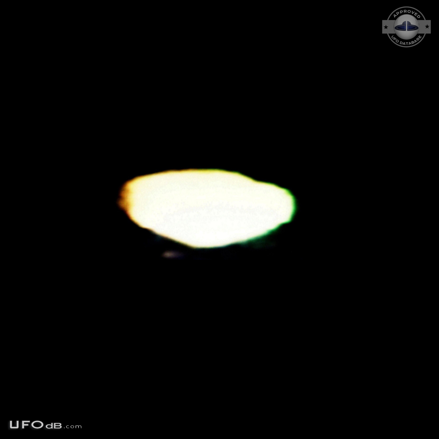 Very Quick UFO move in a flash, Very Bright light ship Washington 2013 UFO Picture #699-2