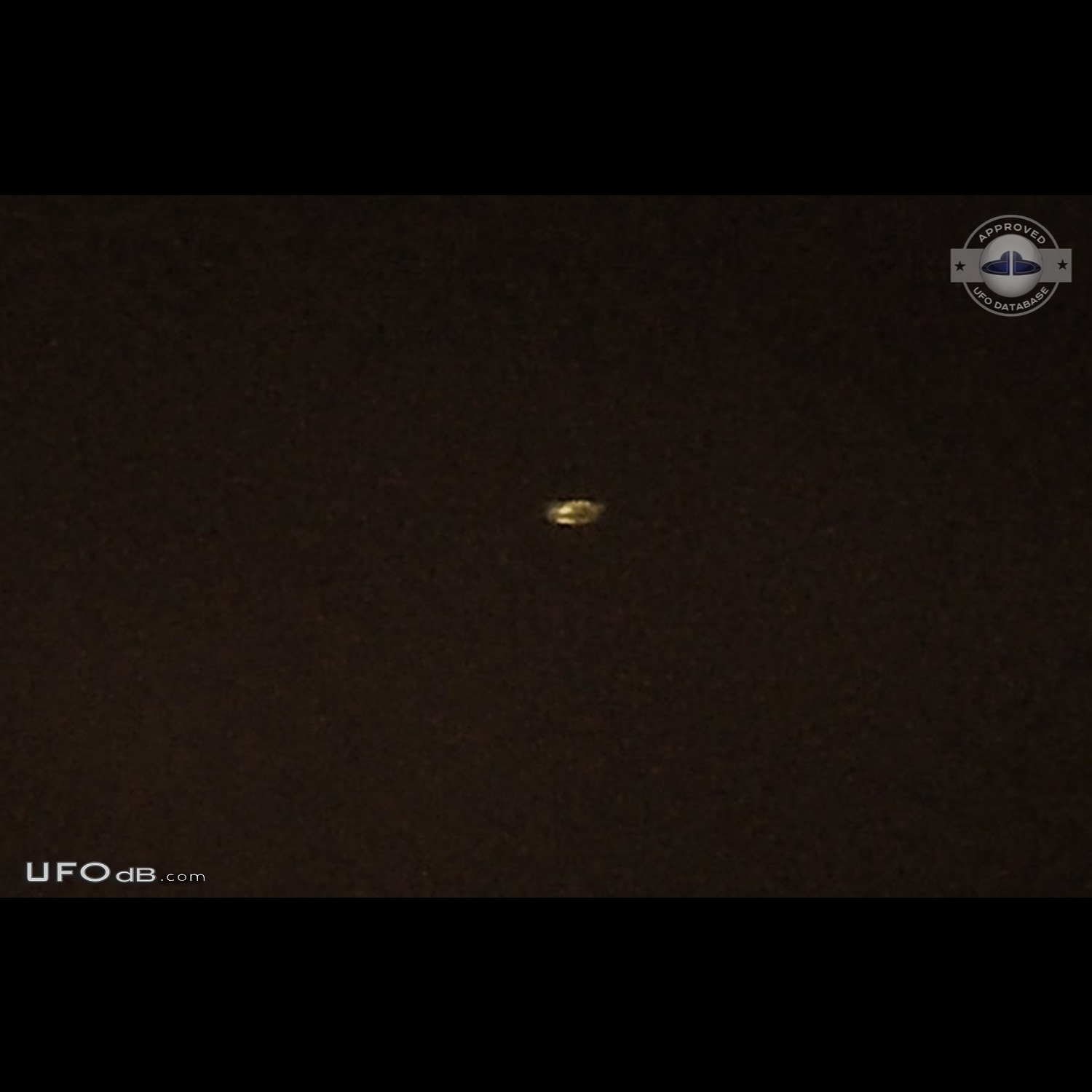 Distance UFO sighting, Appears to be circular shape - Tennessee 2014 UFO Picture #700-1