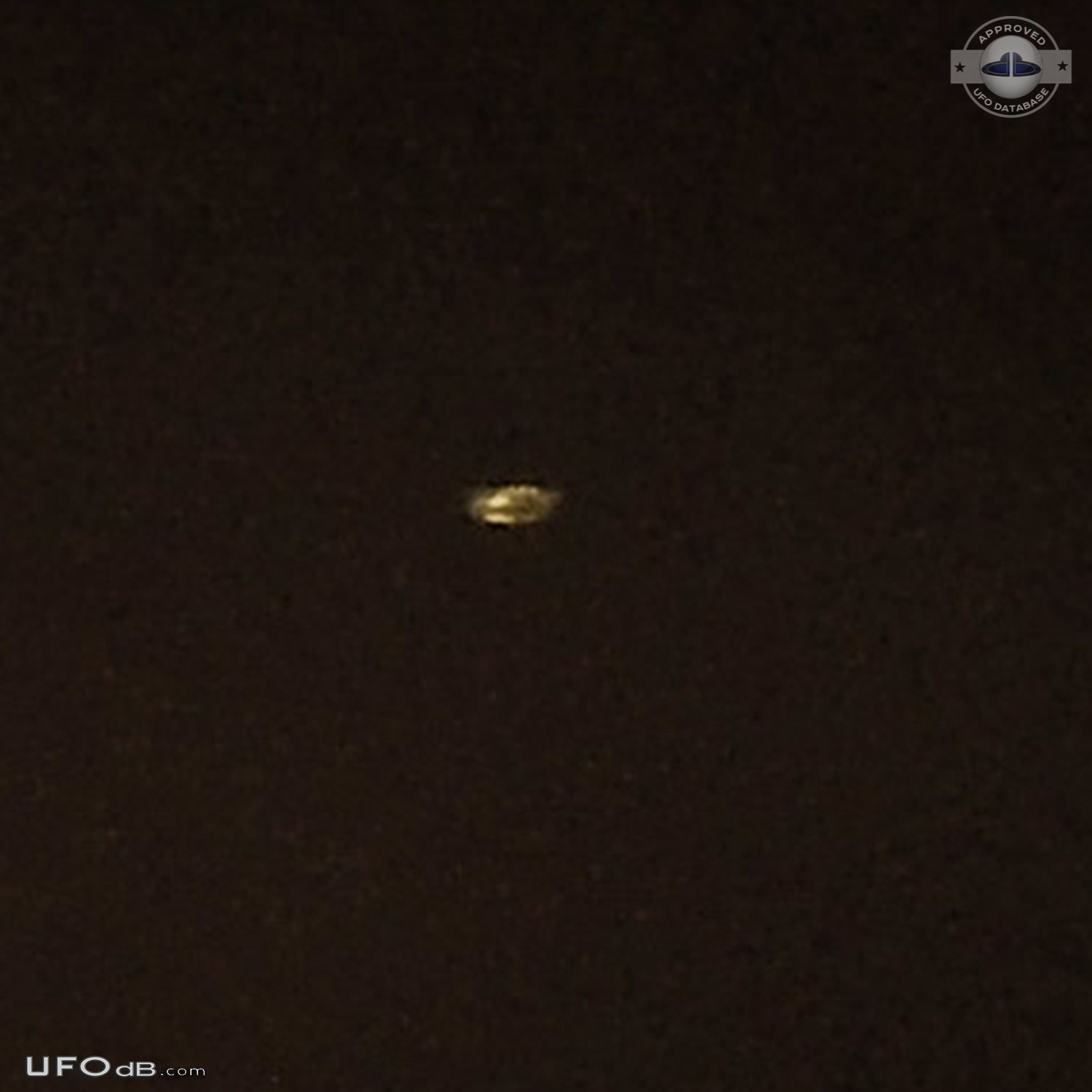 Distance UFO sighting, Appears to be circular shape - Tennessee 2014 UFO Picture #700-2