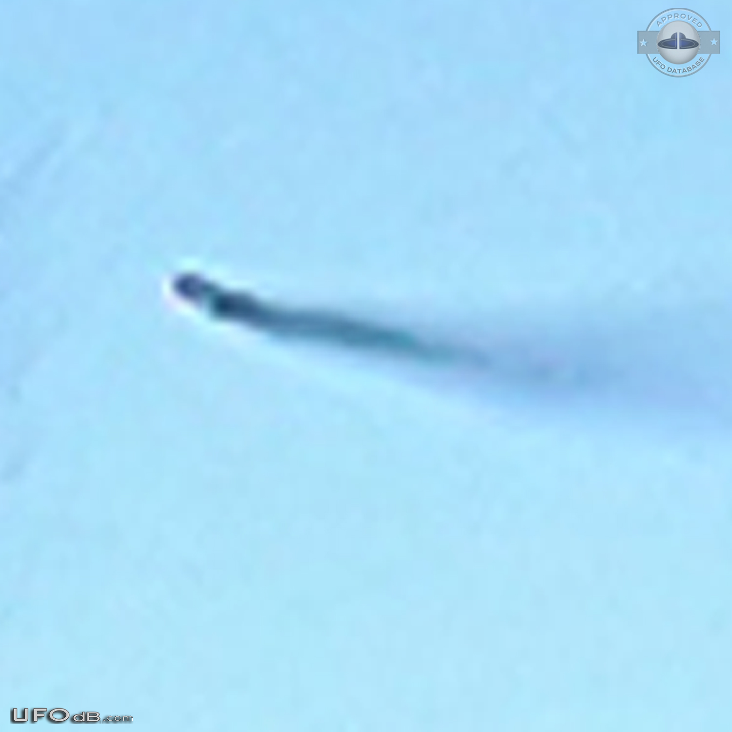 High Altitude Picture capture strange rocket UFO in Oregon USA 2014 UFO Picture #705-6